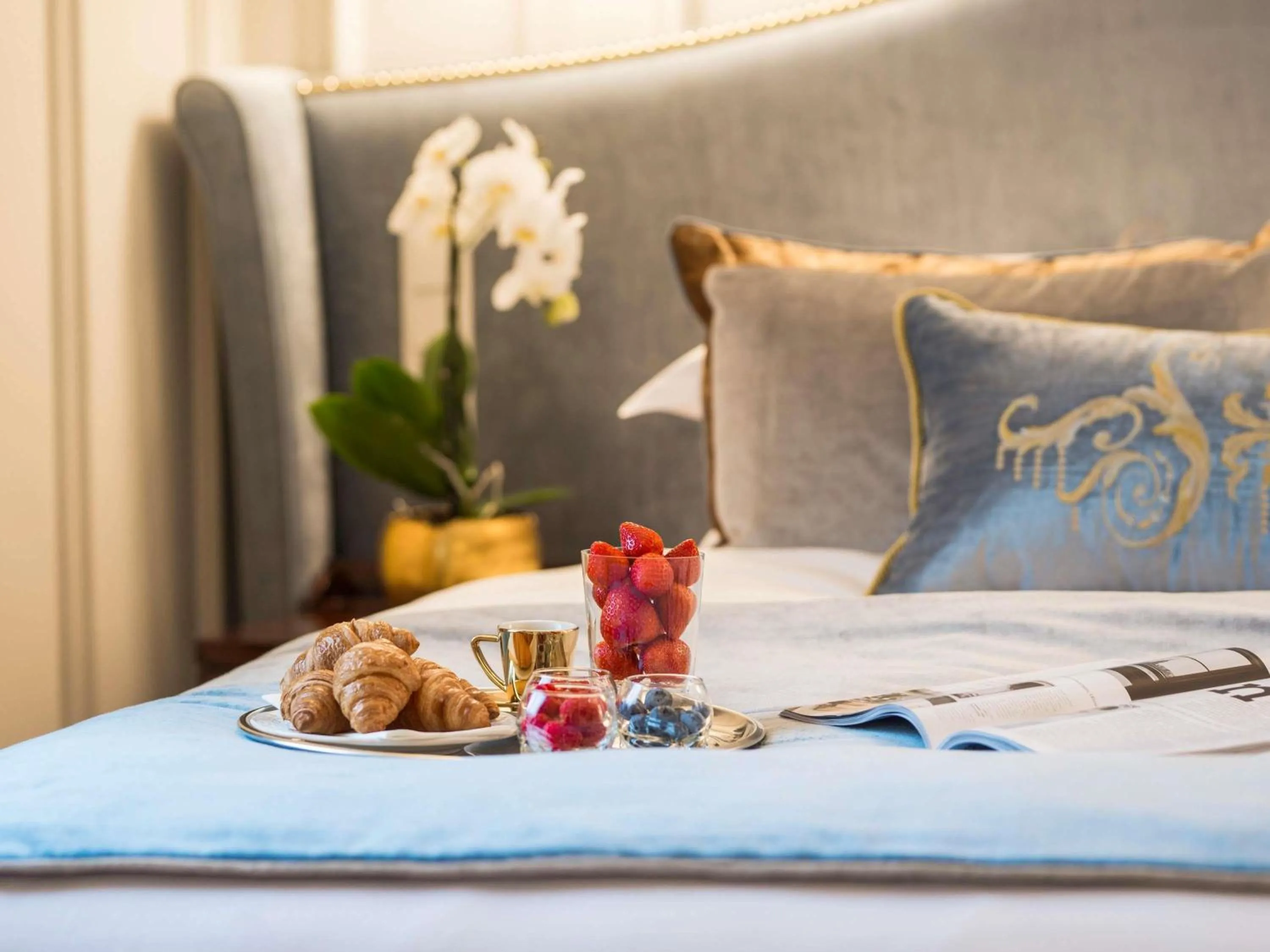 Bedroom, Bed in Bachleda Luxury Hotel Kraków - MGallery Collection