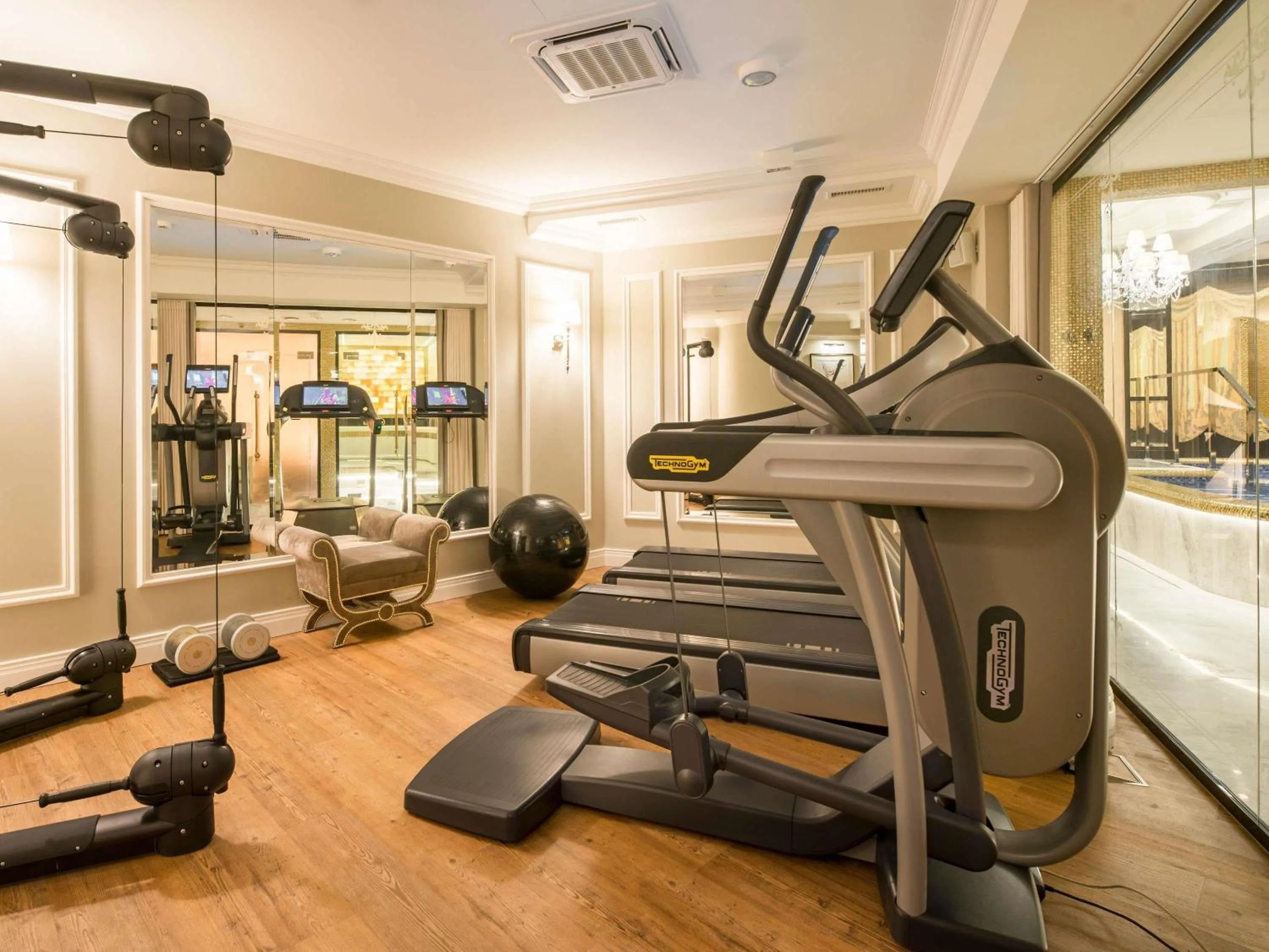 Spa and wellness centre/facilities in Bachleda Luxury Hotel Kraków - MGallery Collection