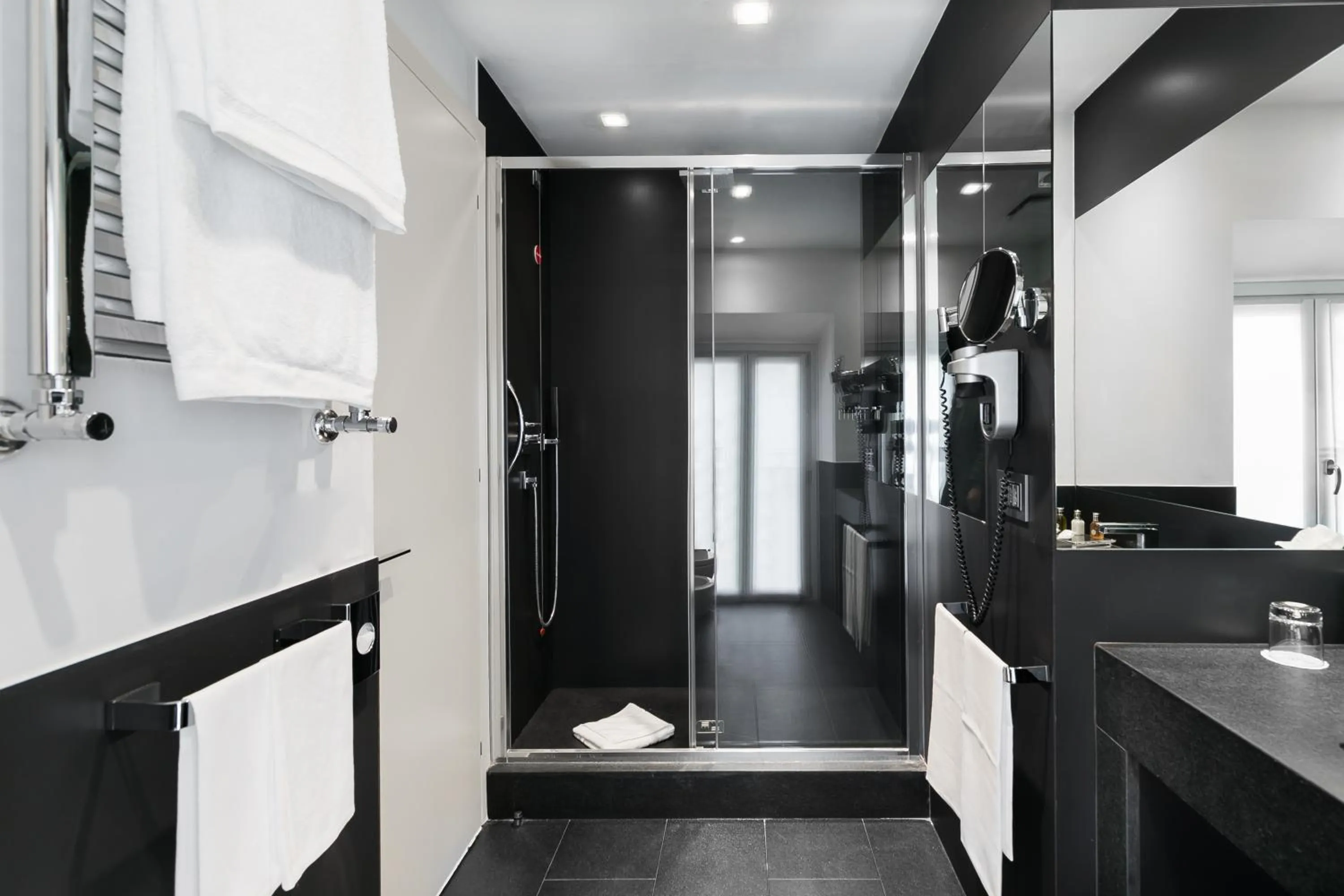 Bathroom in Hotel Mancino 12