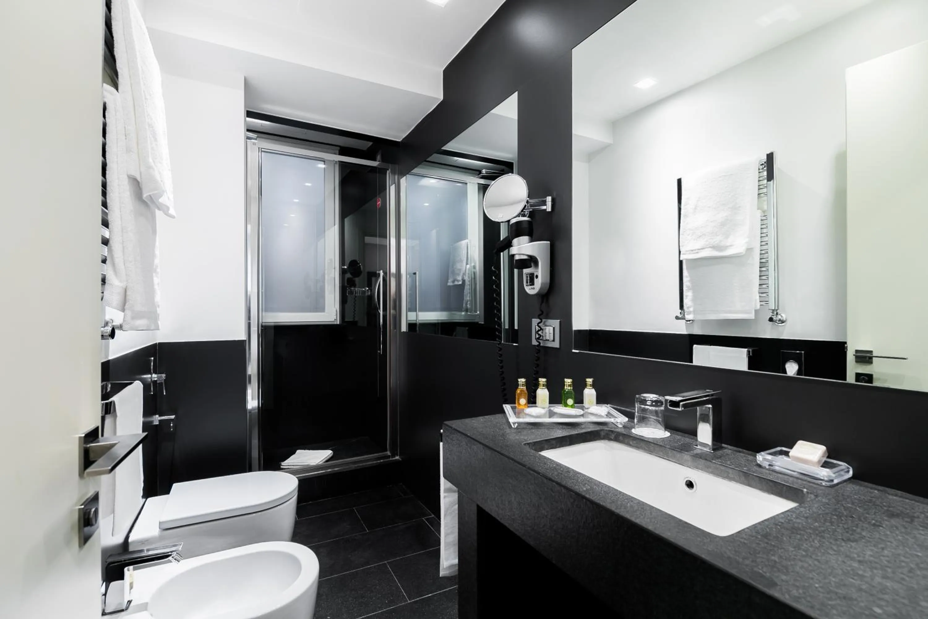 Bathroom in Hotel Mancino 12