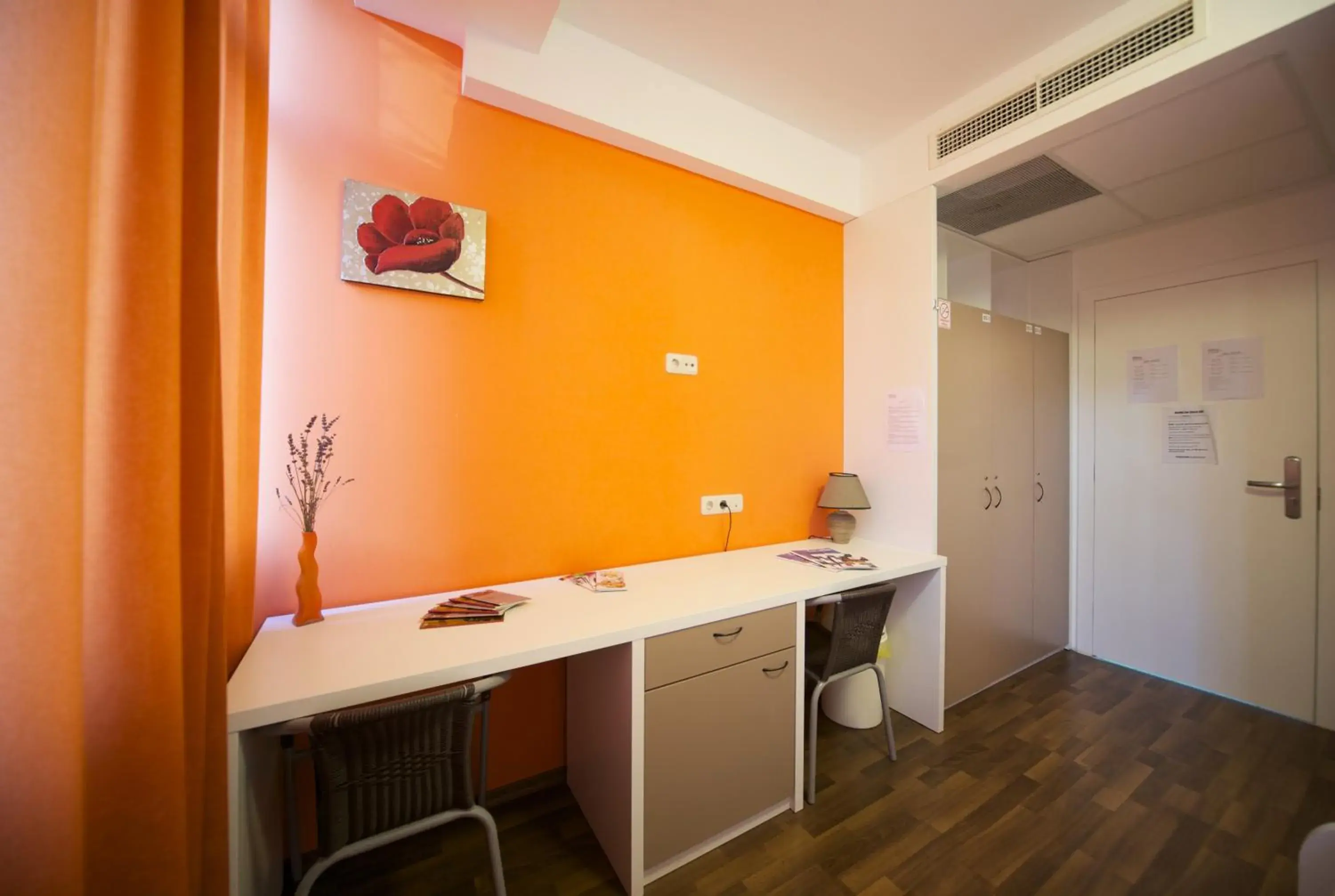 Triple Room with Private Bathroom in Funk Lounge Hostel Triple Room with Private Bathroom in Funk Lounge Hostel