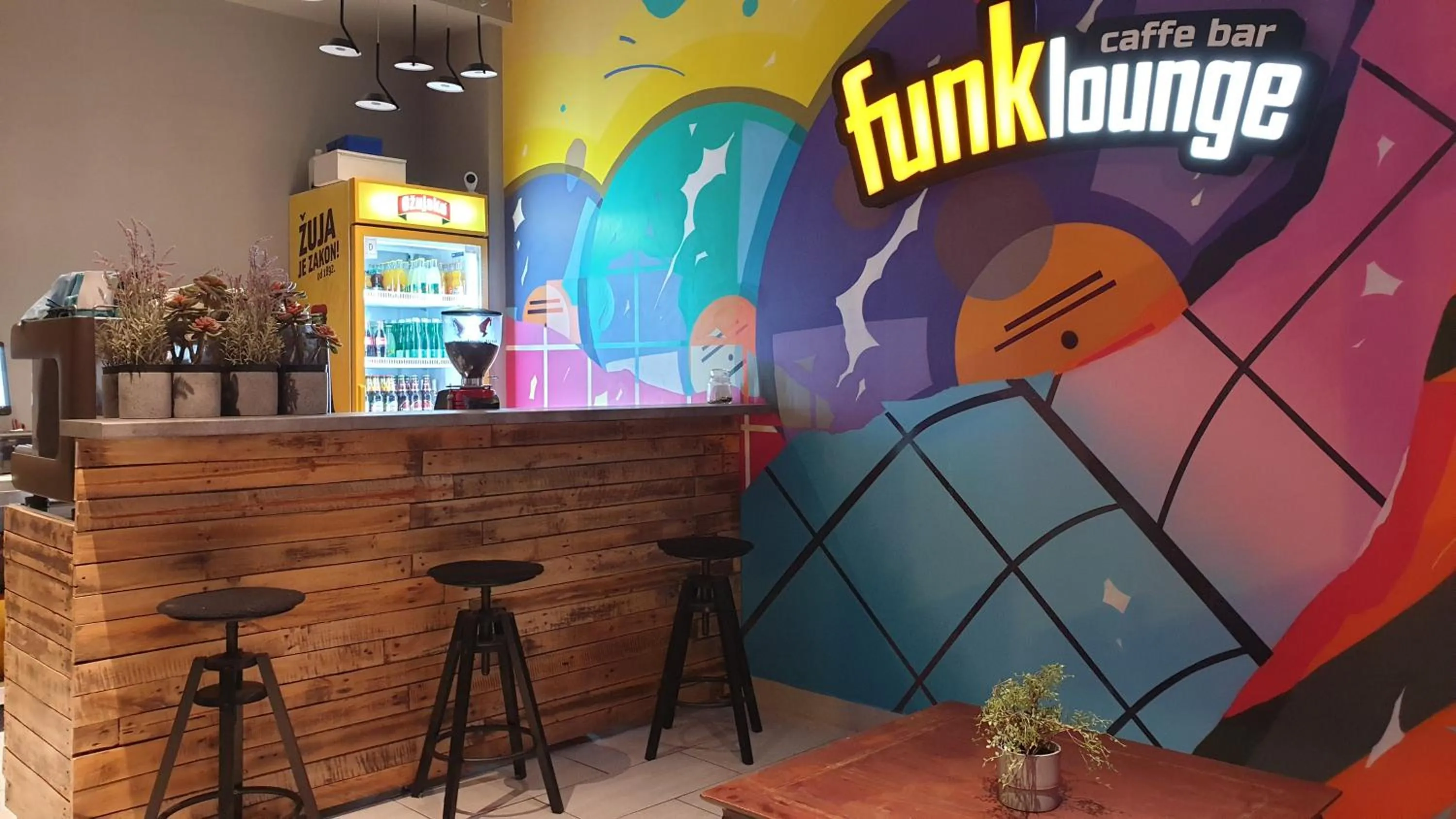 Restaurant/places to eat in Funk Lounge Hostel