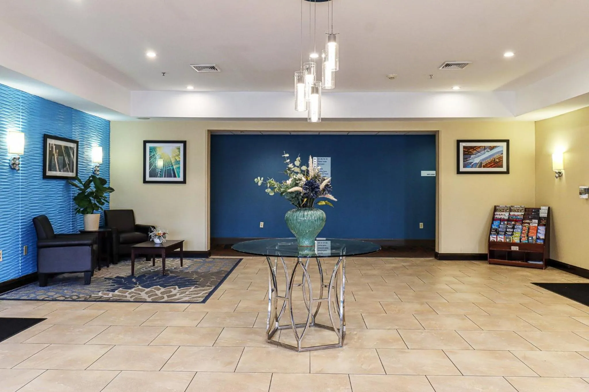 Property building in Holiday Inn Express and Suites Meriden by IHG