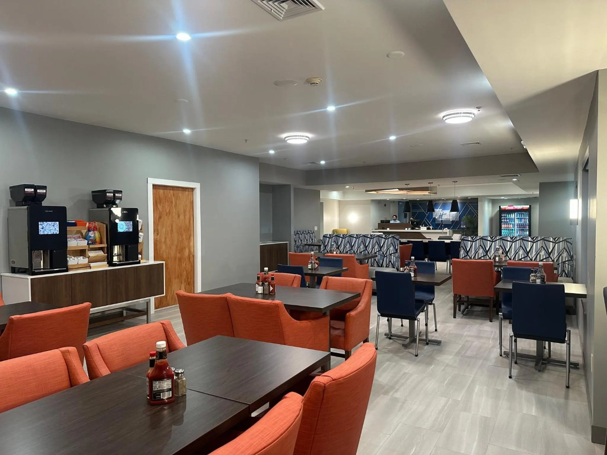 Restaurant/places to eat in Holiday Inn Express and Suites Meriden by IHG