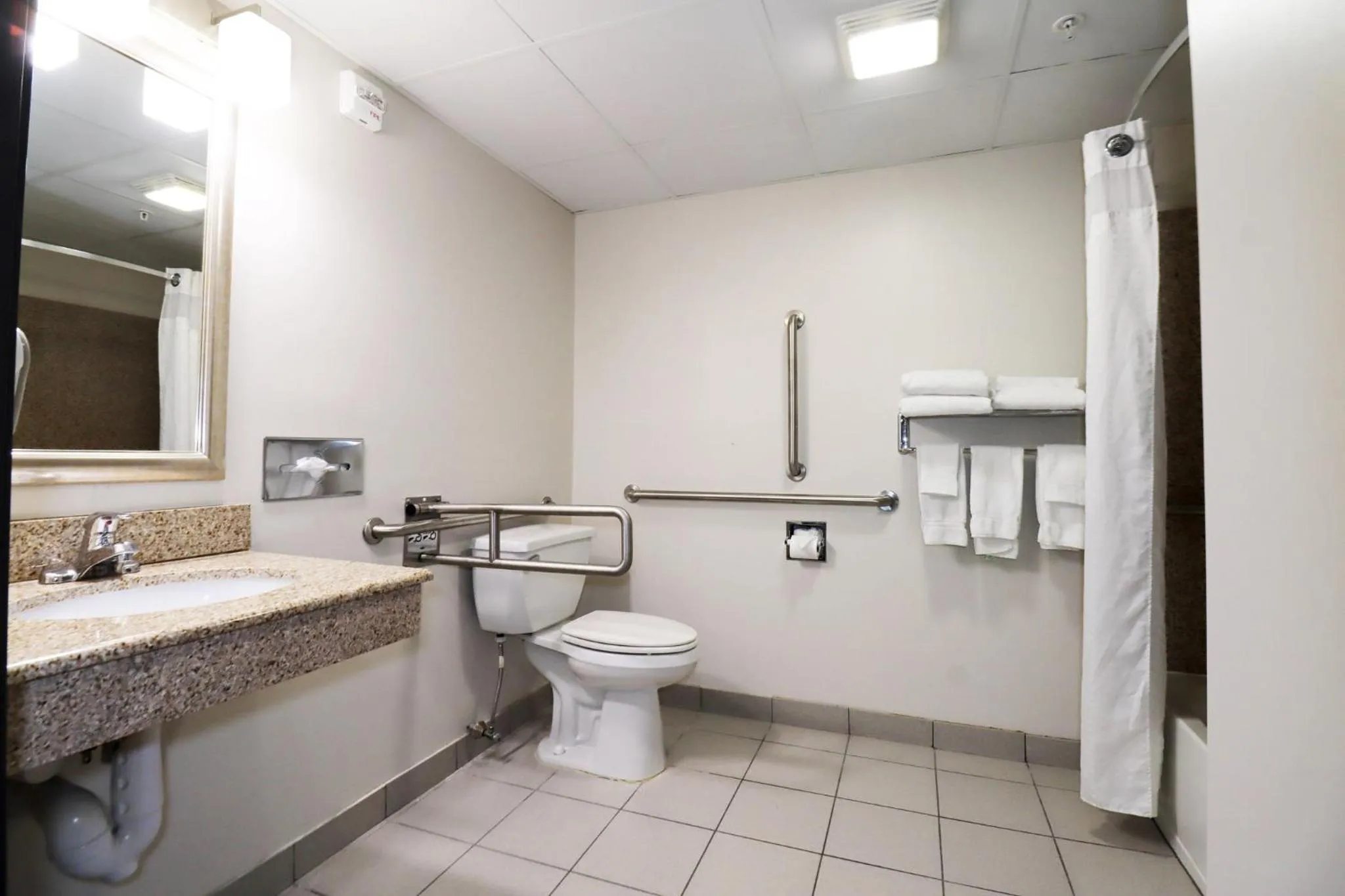 Photo of the whole room in Holiday Inn Express and Suites Meriden by IHG