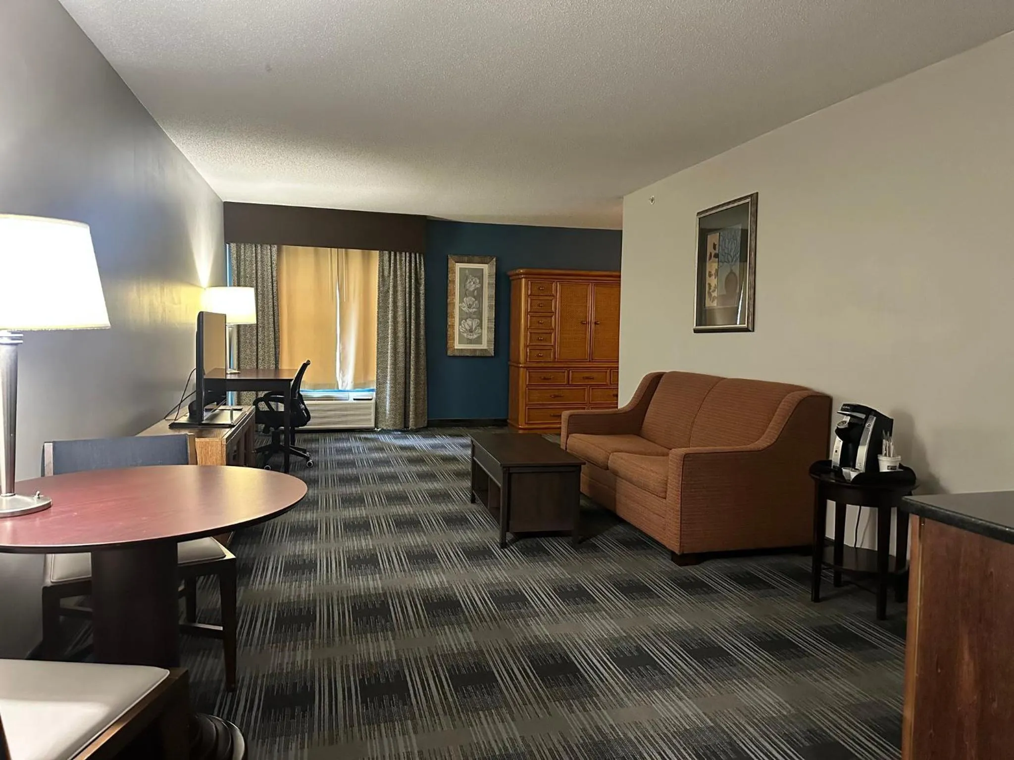 Photo of the whole room in Holiday Inn Express and Suites Meriden by IHG