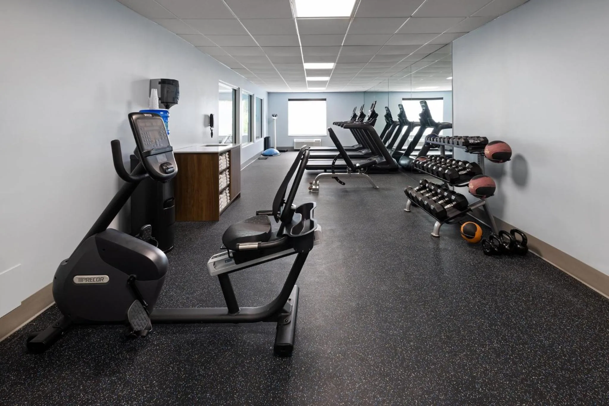 Fitness centre/facilities in Holiday Inn Express and Suites Meriden by IHG