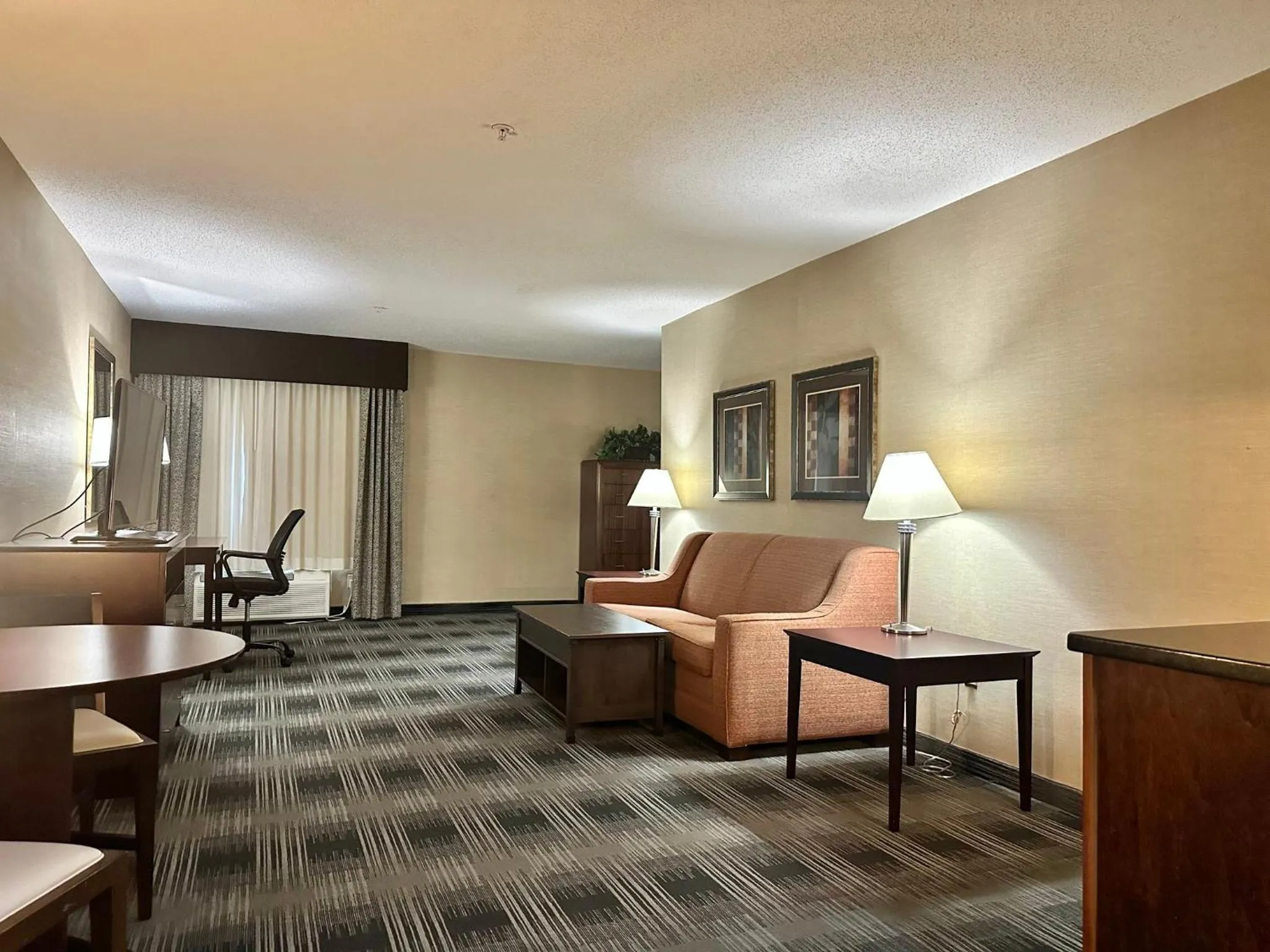Photo of the whole room in Holiday Inn Express and Suites Meriden by IHG