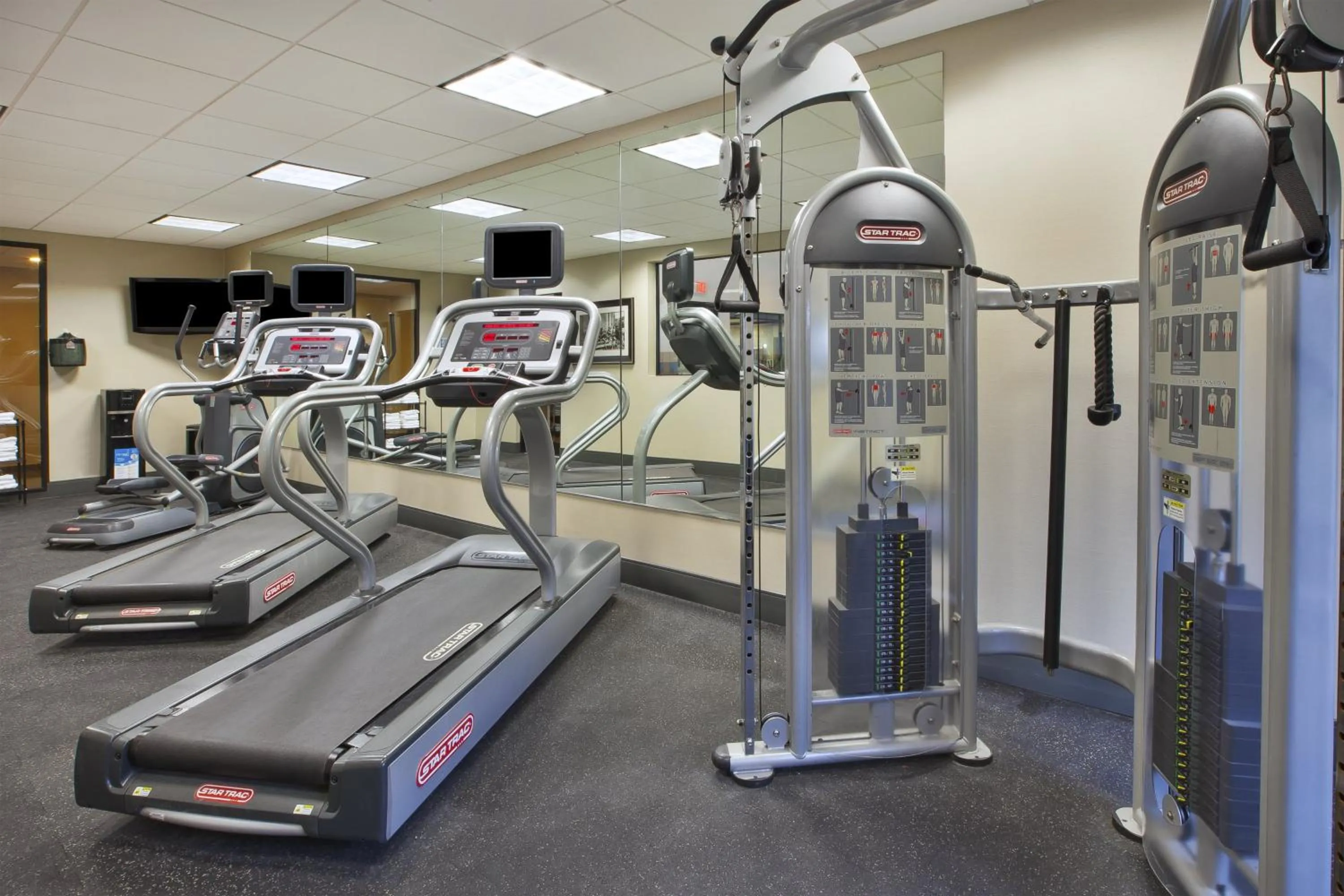 Fitness centre/facilities in Holiday Inn Express and Suites Wheeling by IHG