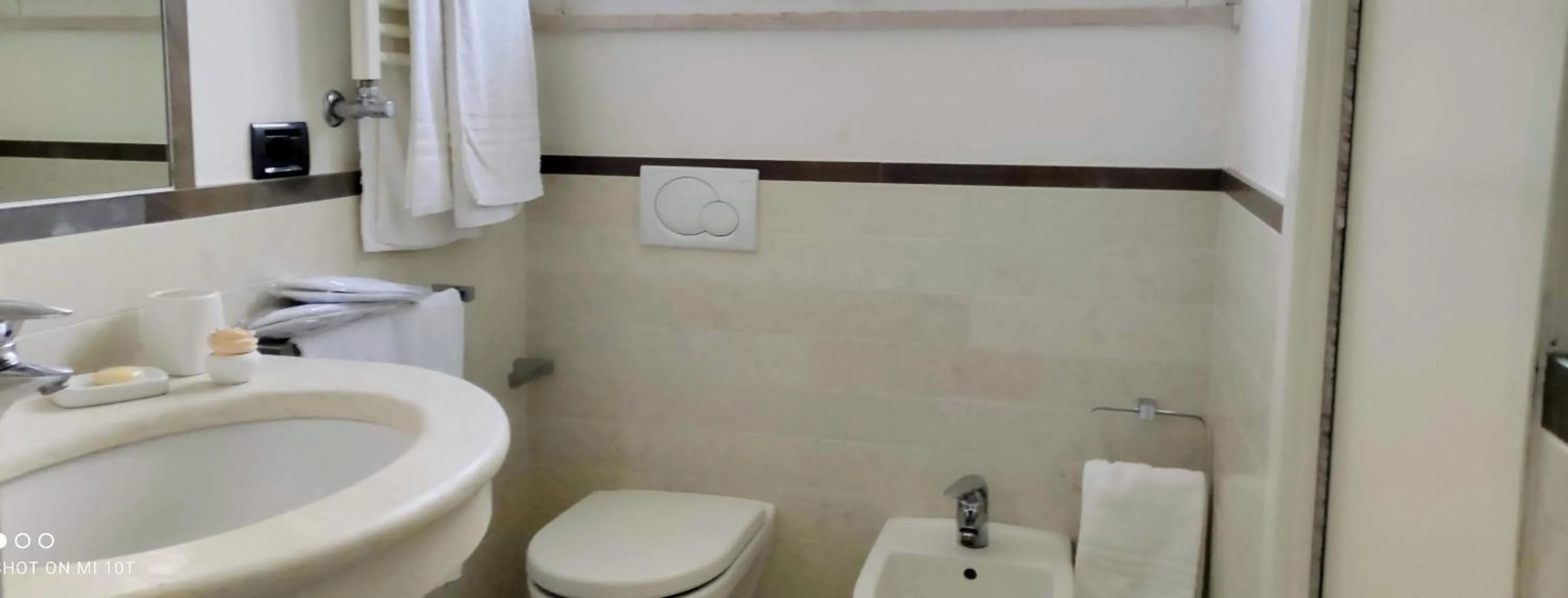 Bathroom in Hotel Villa Platani