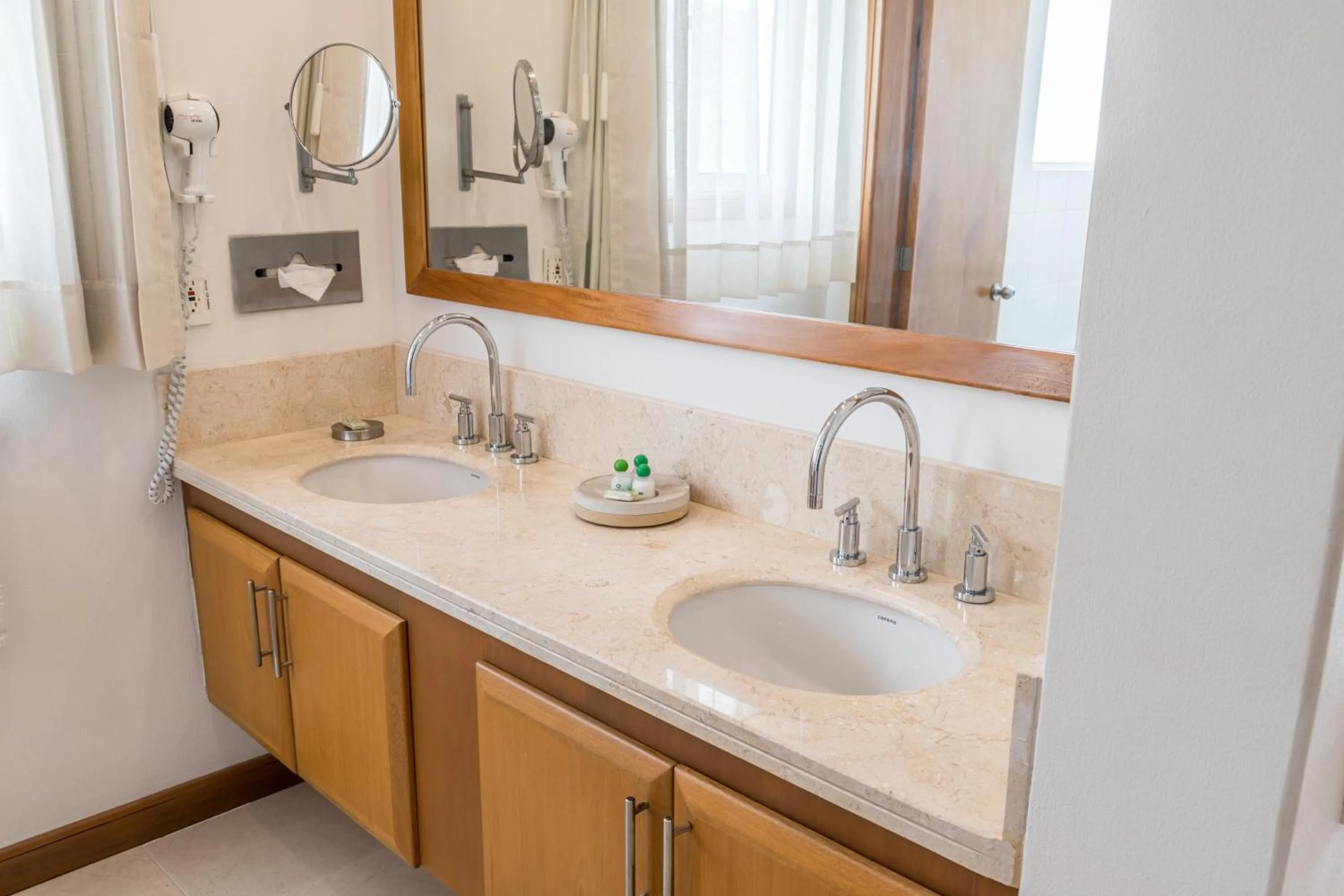 Standard Suite in Hotel Irotama del Sol