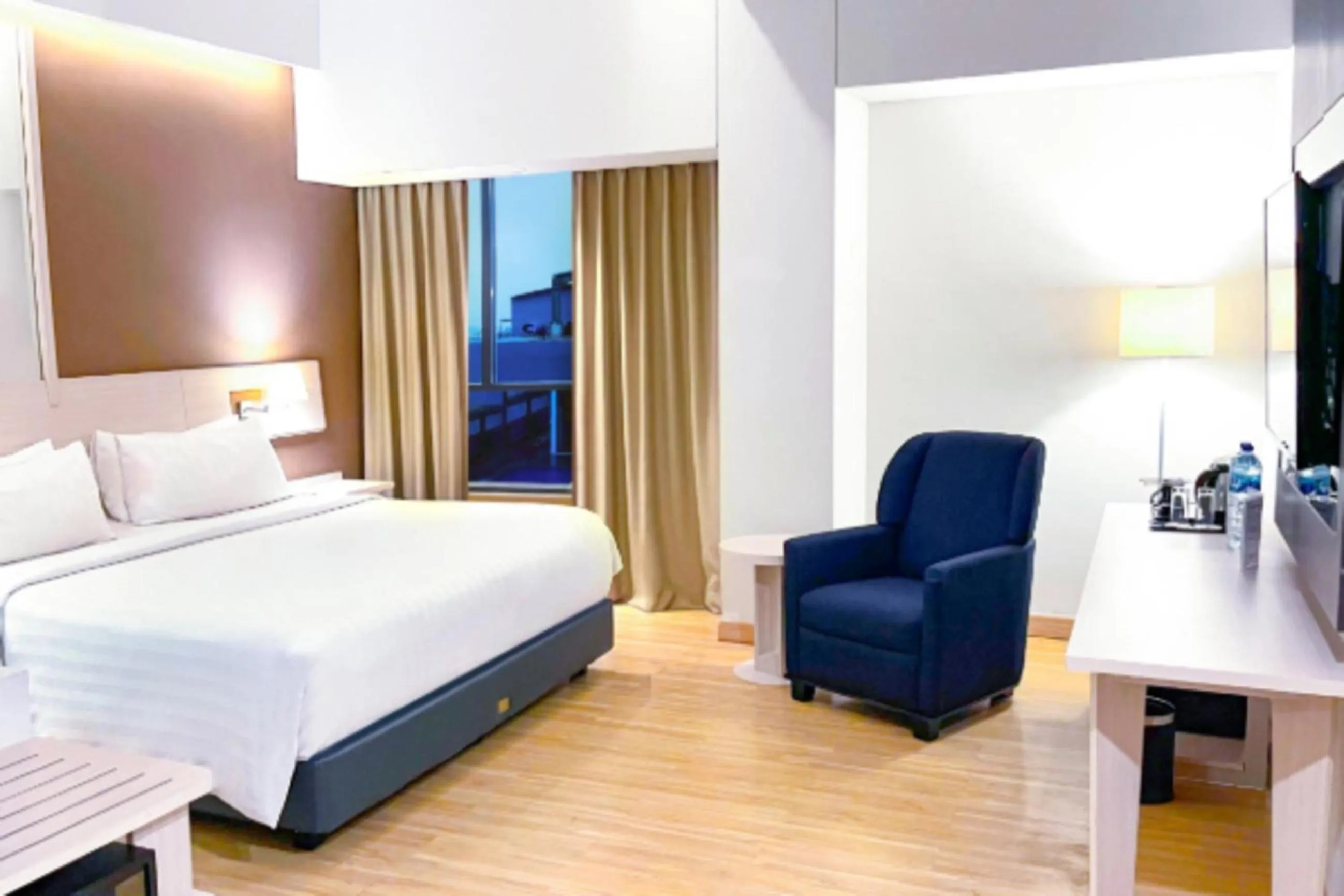 Bedroom, Bed in Harper Palembang by ASTON