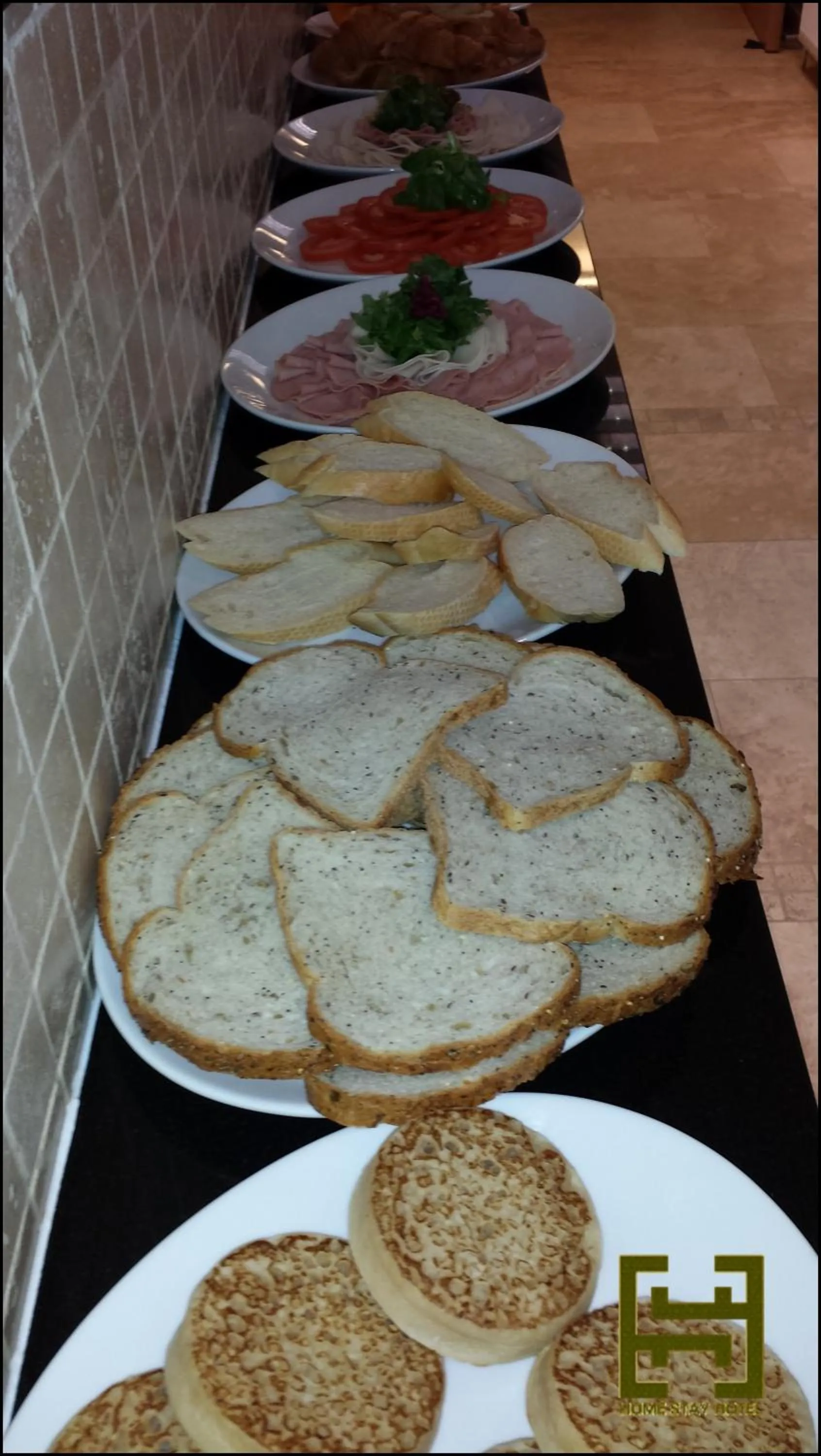 Food and drinks in Homestay Hotel Heathrow