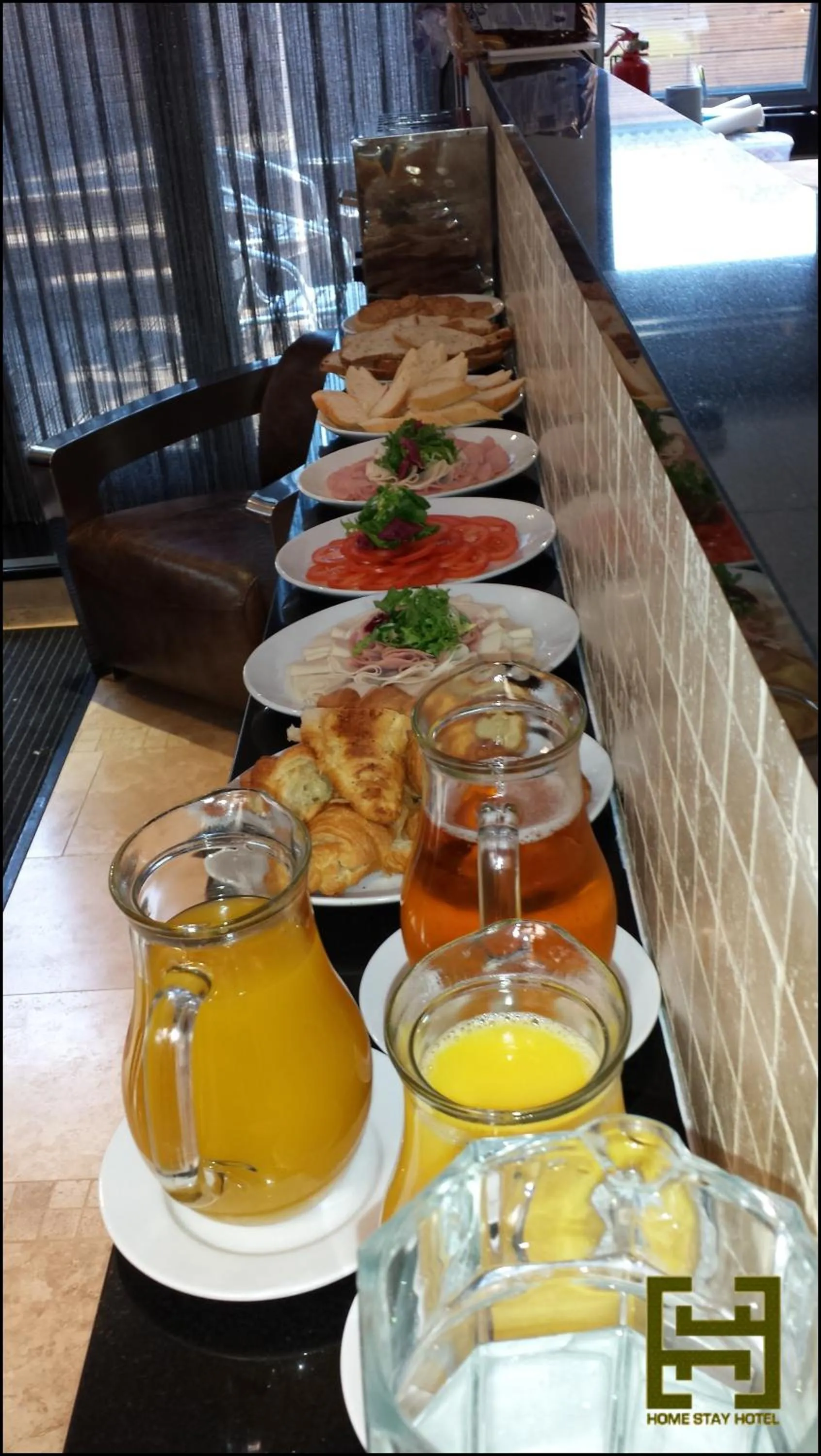 Food and drinks in Homestay Hotel Heathrow