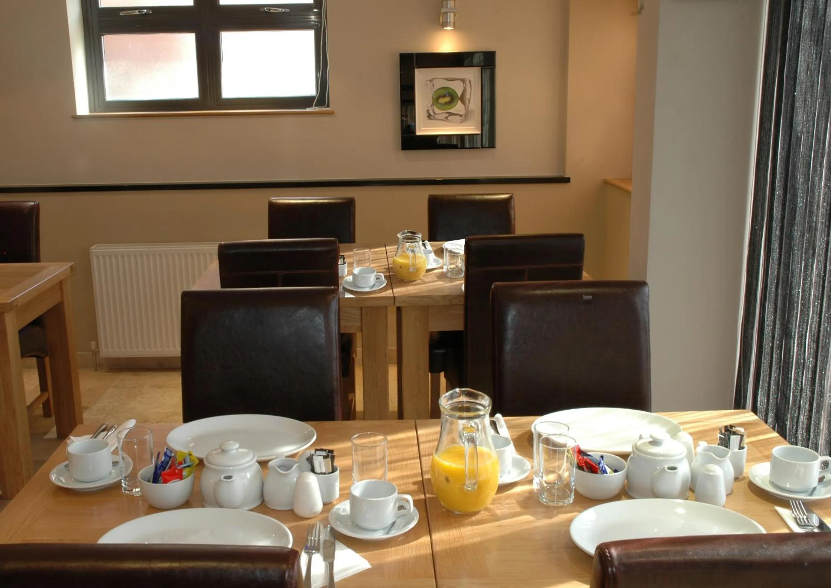 Restaurant/places to eat in Homestay Hotel Heathrow