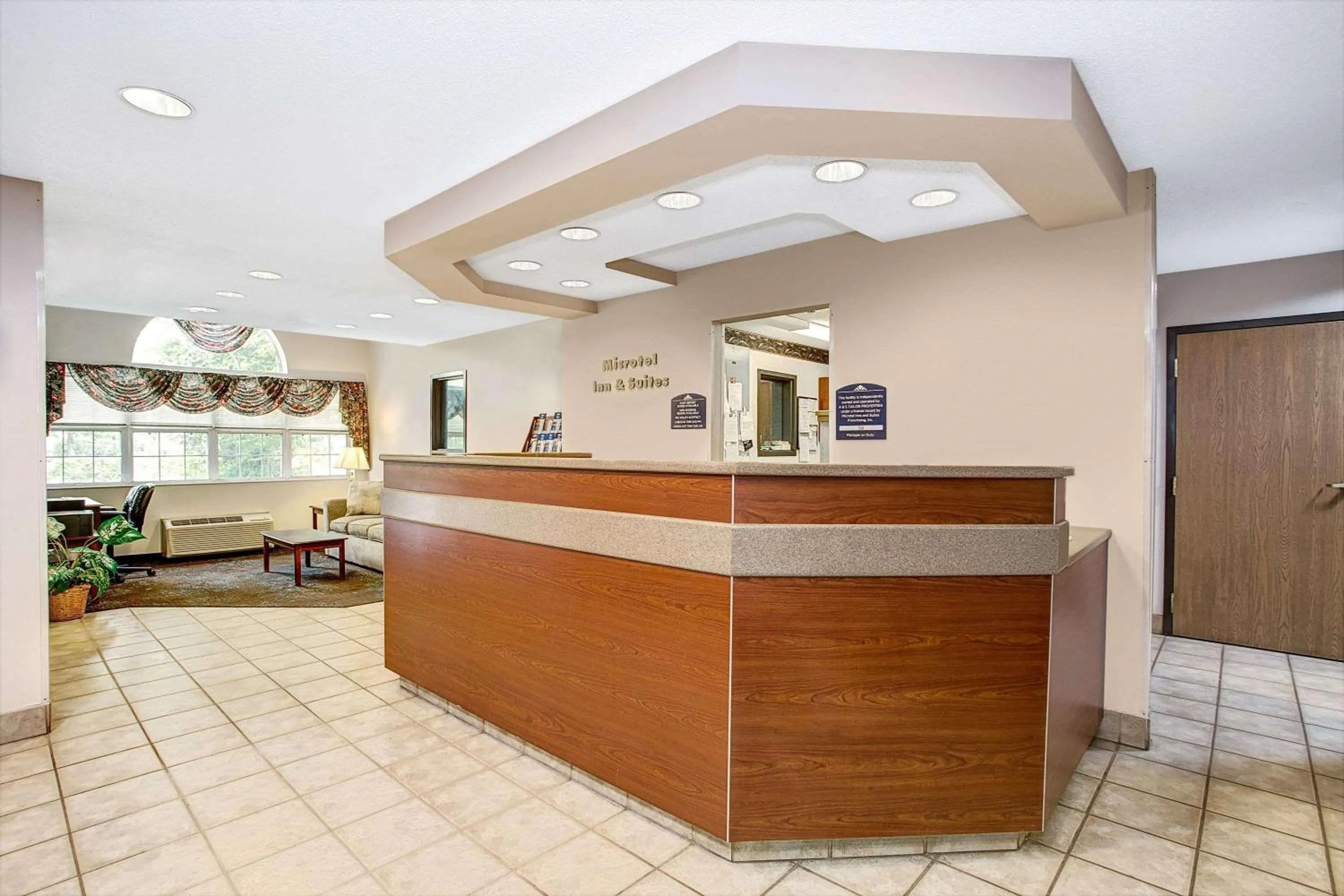 Lobby or reception in Microtel Inn & Suites by Wyndham Mason