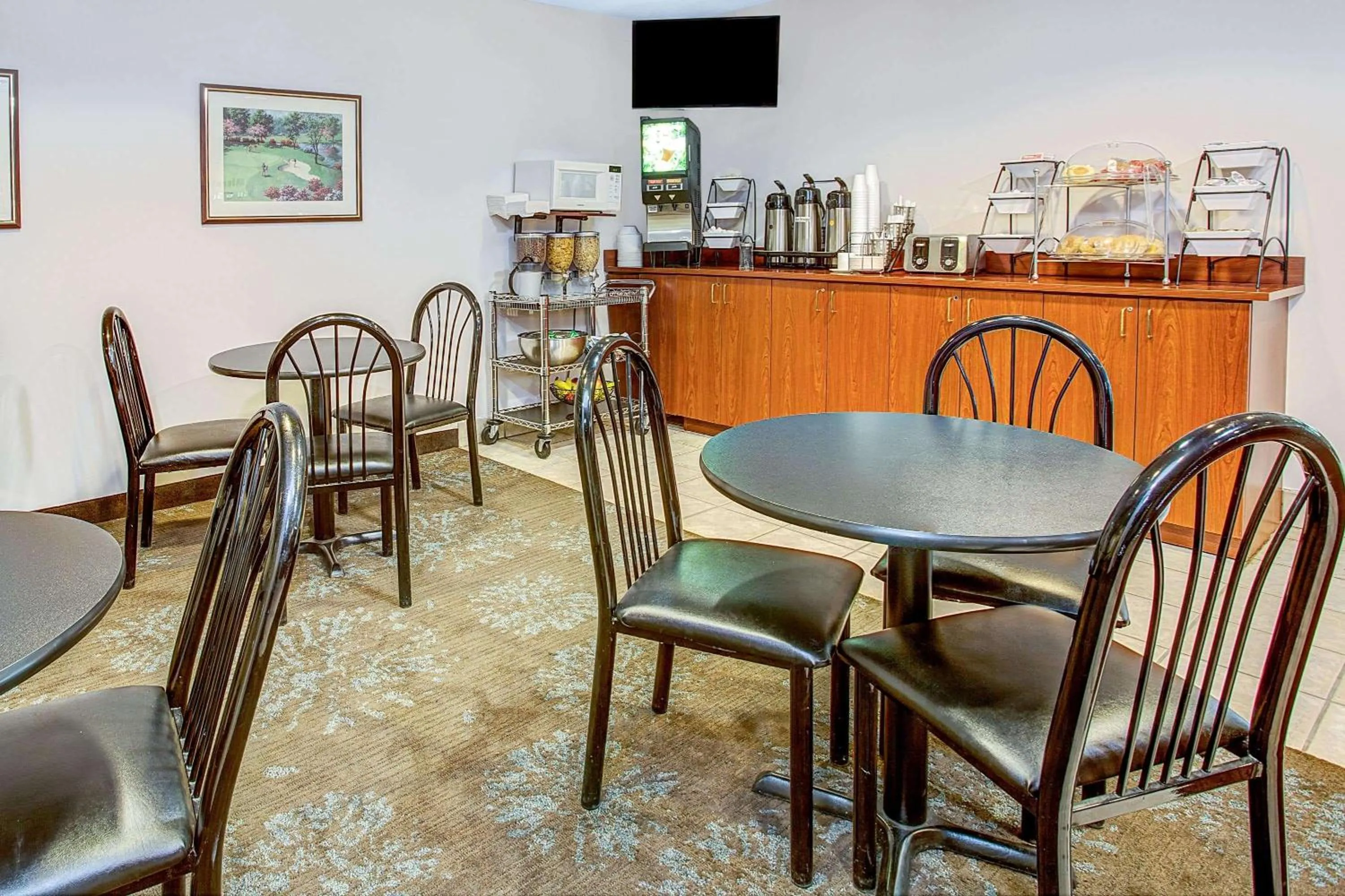 Restaurant/places to eat in Microtel Inn & Suites by Wyndham Mason