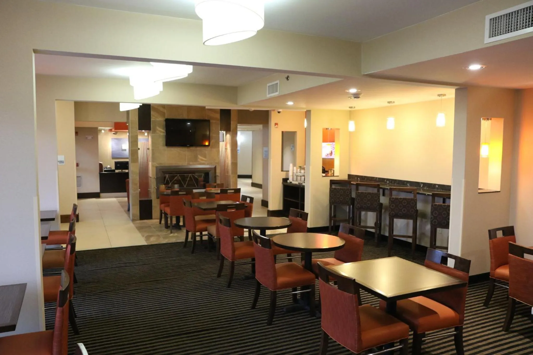 Breakfast in Holiday Inn Express Pittsburgh - Munhall by IHG