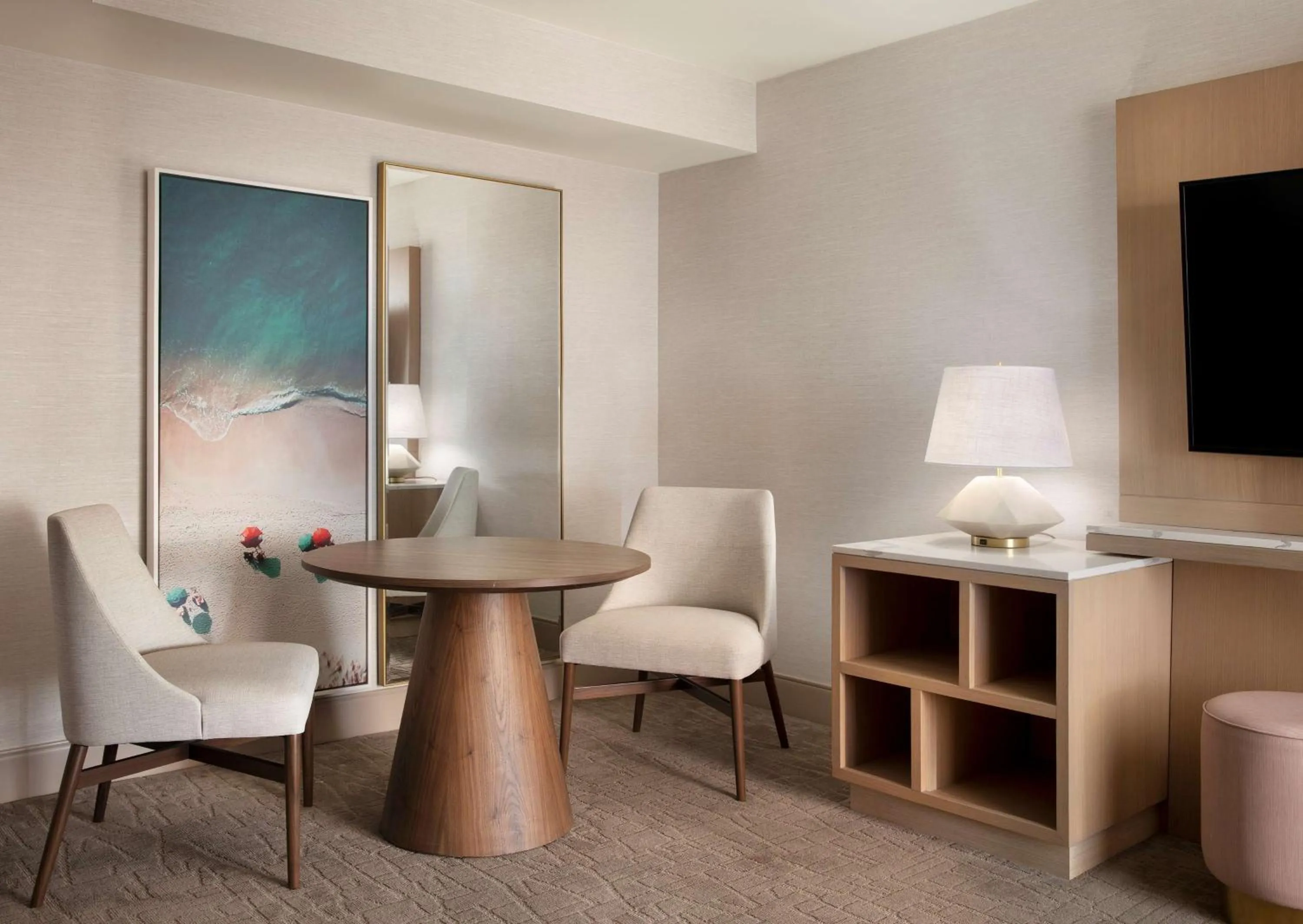 Living room in Hilton Santa Monica