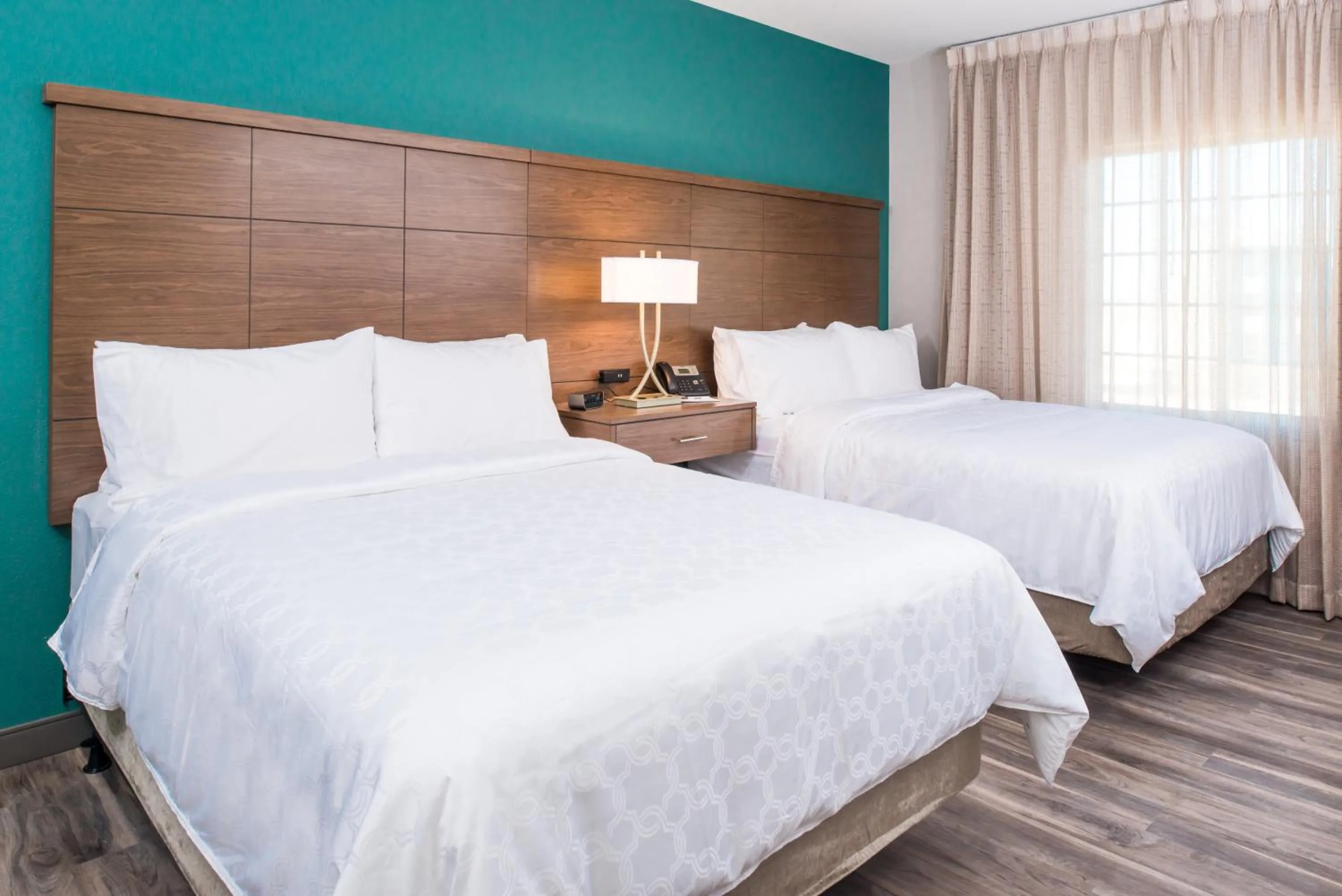 Queen Suite with Two Queen Beds and Mobility Accessible Bathtub - Non-Smoking in Staybridge Suites - Pecos by IHG