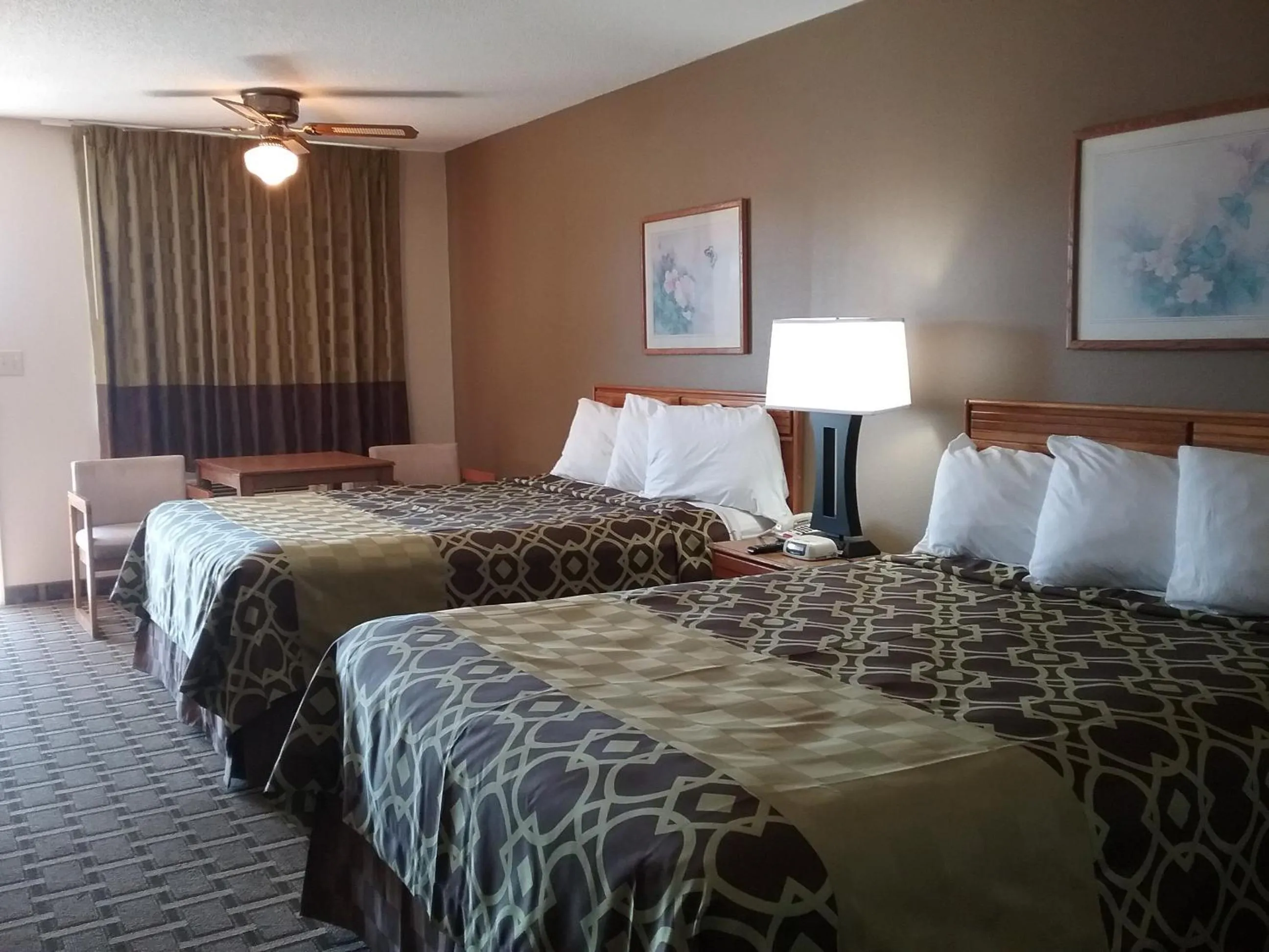 Photo of the whole room in Americas Best Value Inn Blue Ridge