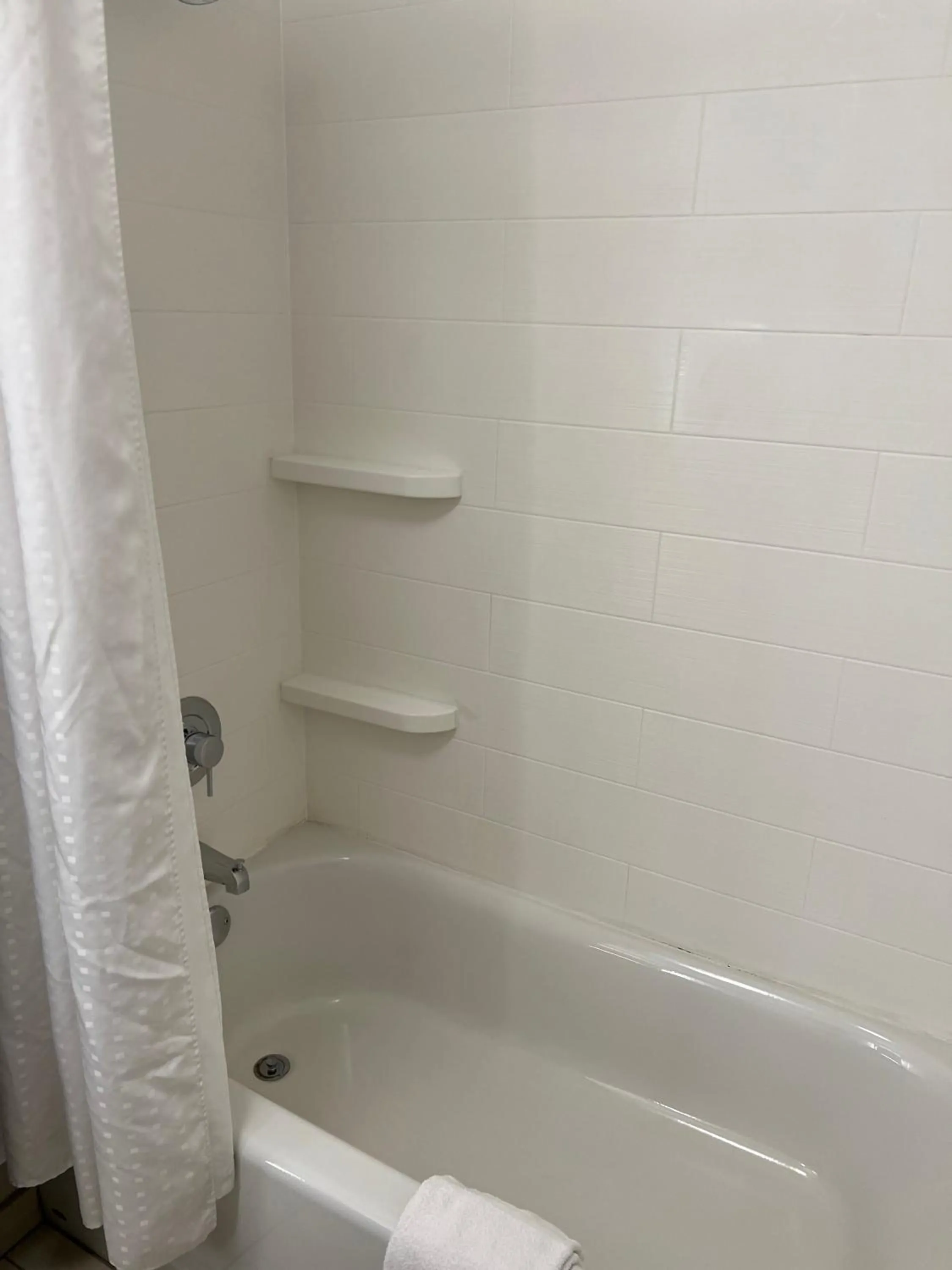Bath in Holiday Inn Express & Suites Mobile - University Area by IHG