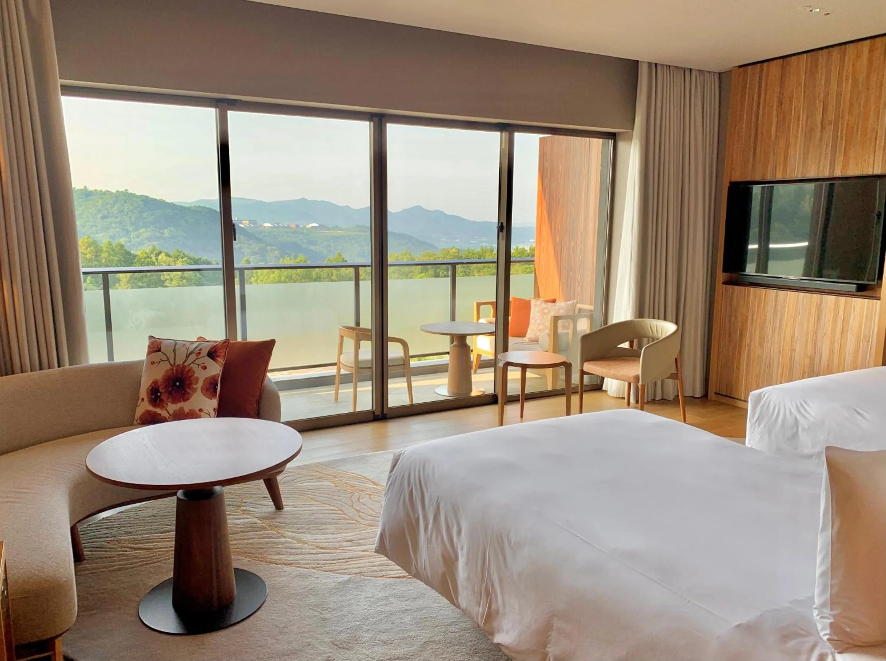 Photo of the whole room, Bed in ANA InterContinental Beppu Resort & Spa by IHG