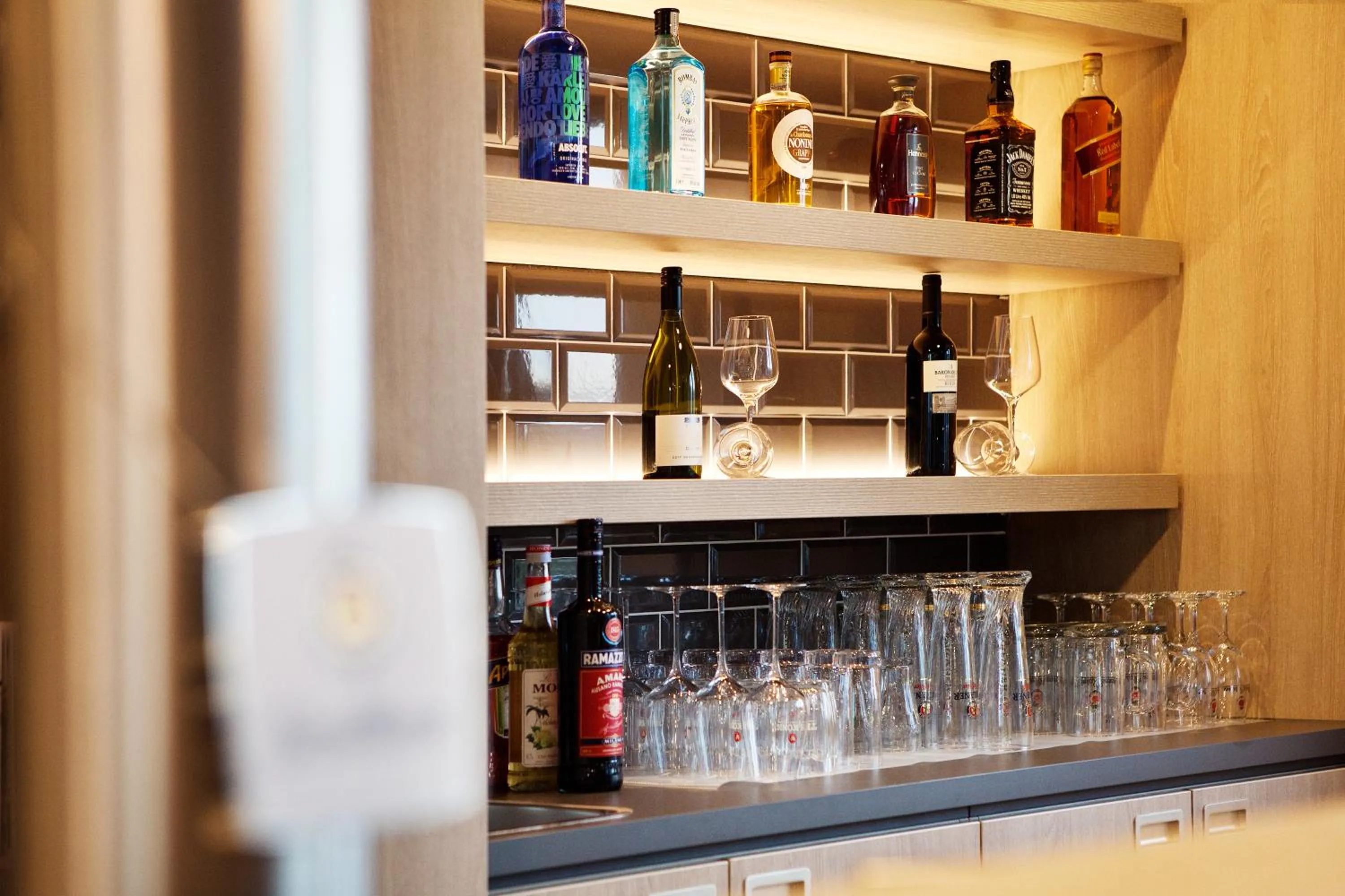 Lounge or bar in Holiday Inn Express Oberhausen by IHG