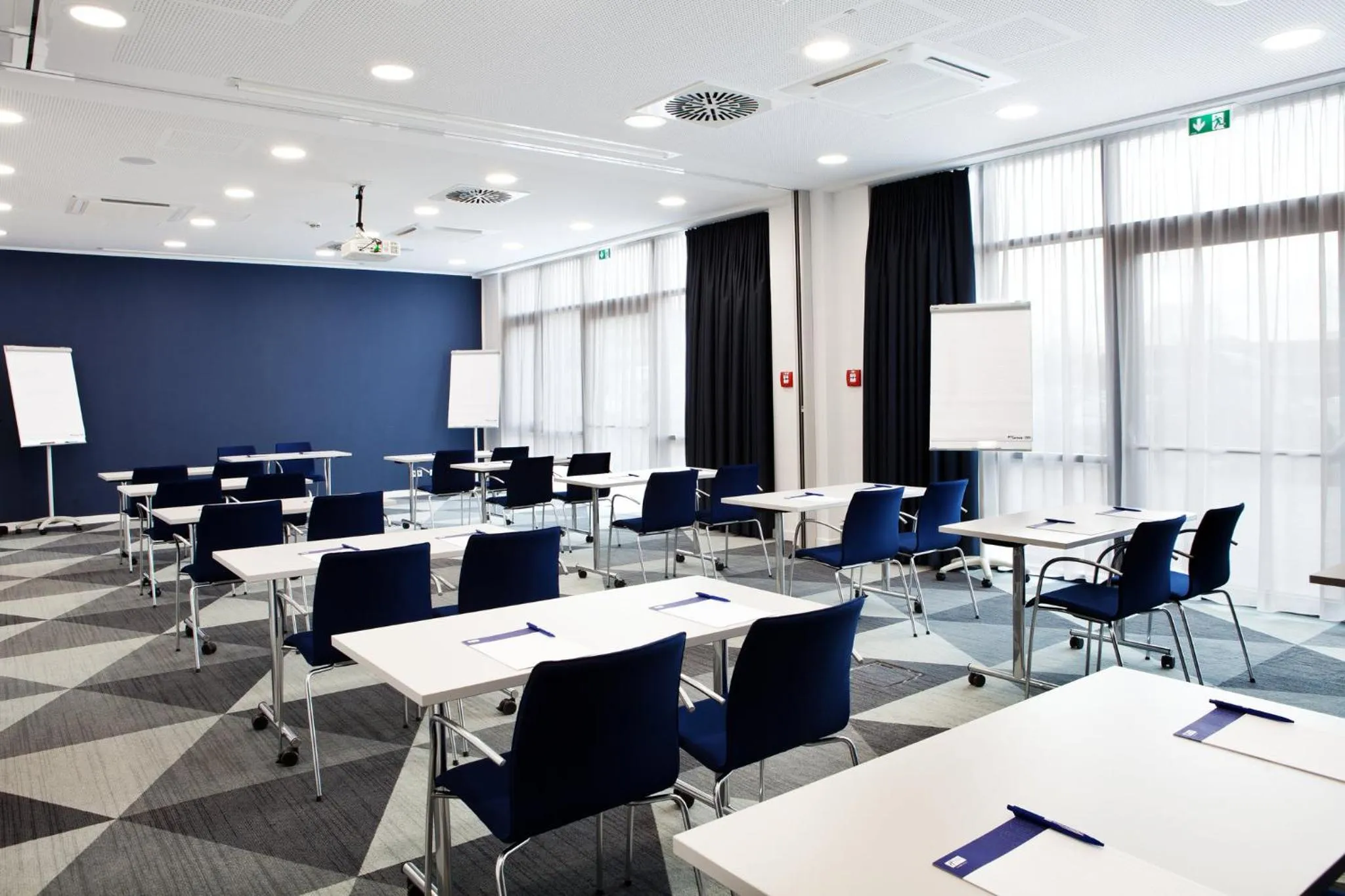 Meeting/conference room in Holiday Inn Express Oberhausen by IHG