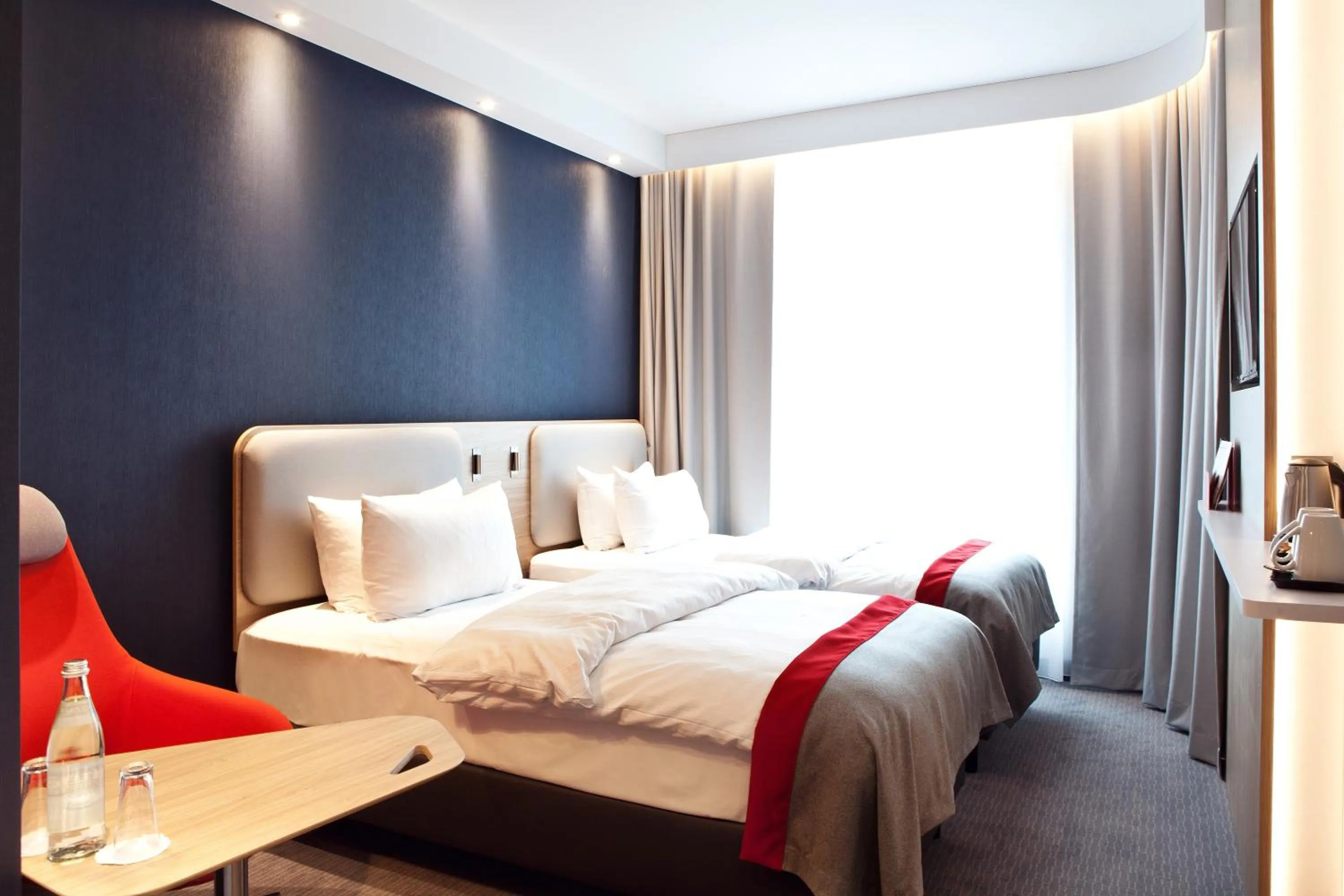 Photo of the whole room, Bed in Holiday Inn Express Oberhausen by IHG