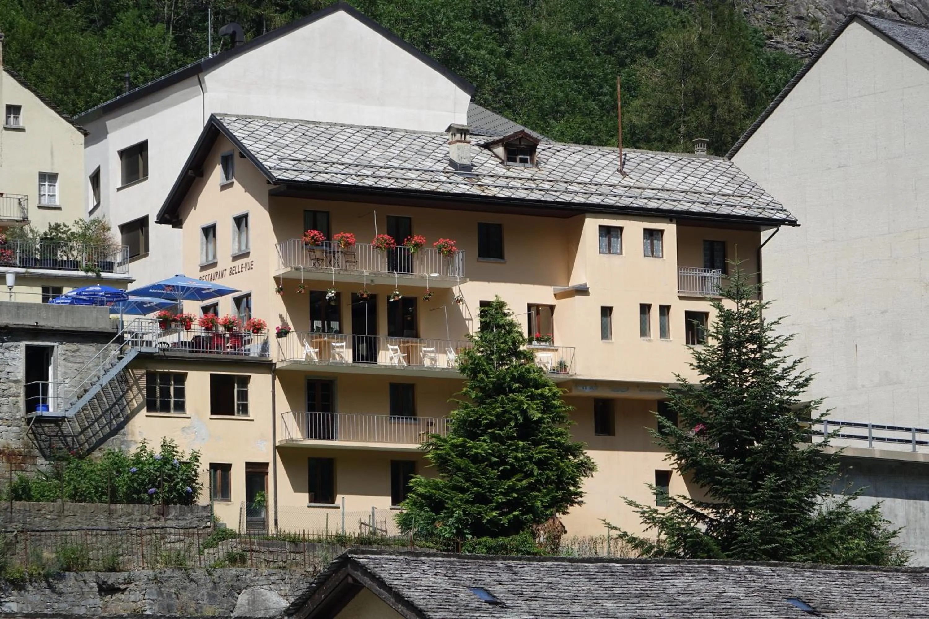 Property building in Pension Bellevue Gondo