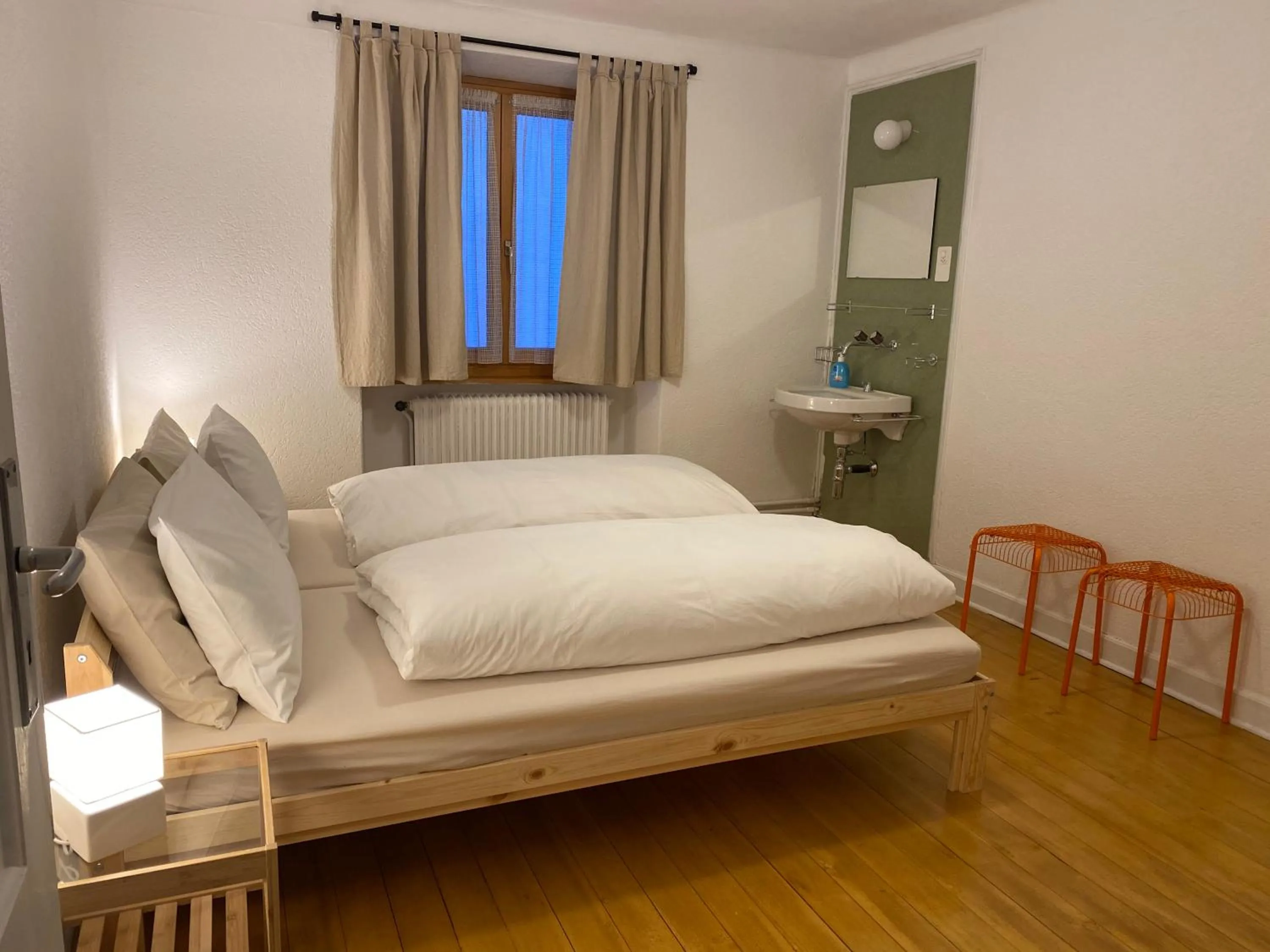 Photo of the whole room, Bed in Pension Bellevue Gondo