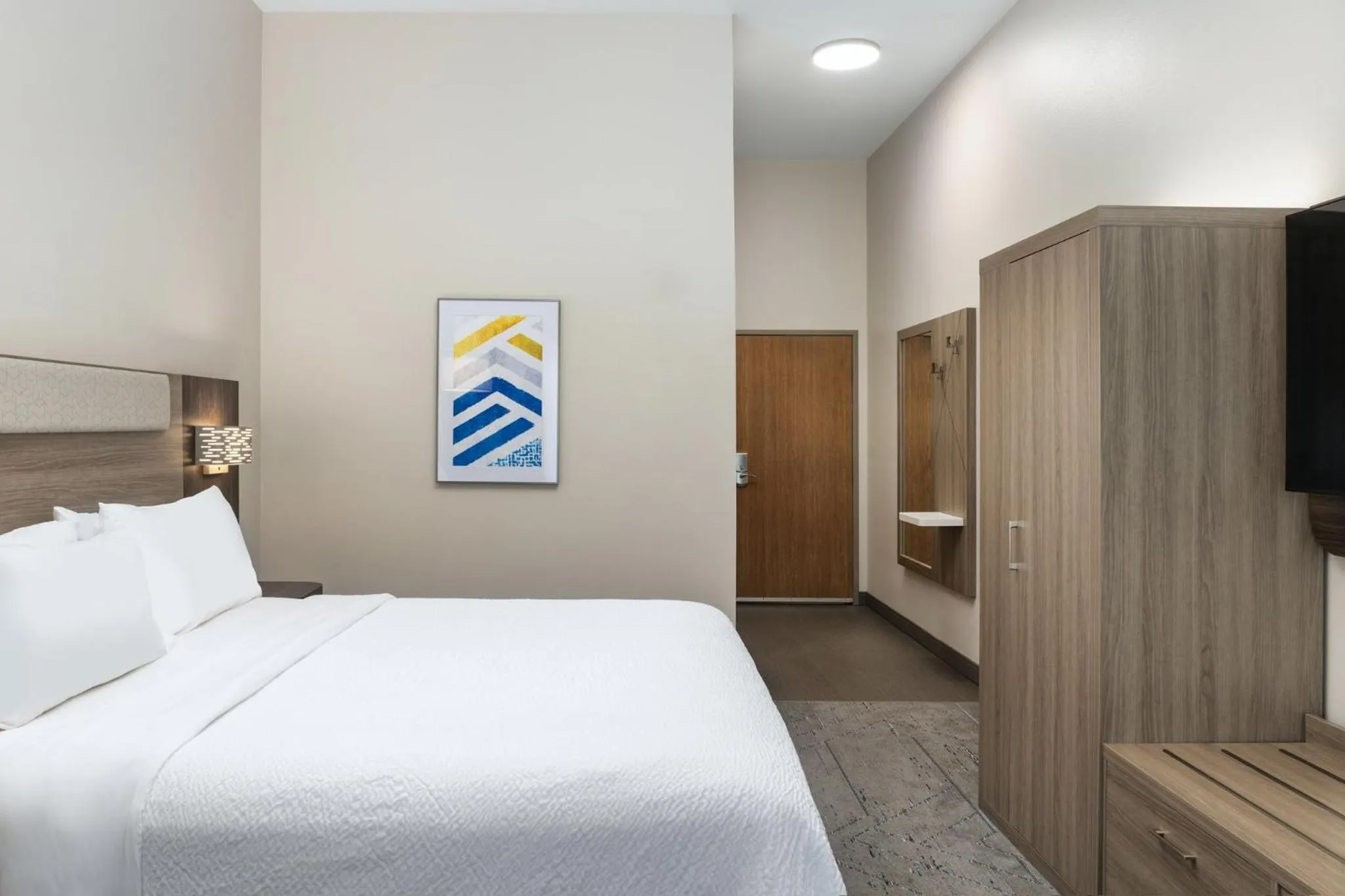 Photo of the whole room, Bed in Holiday Inn Express Hotel & Suites North Sequim by IHG