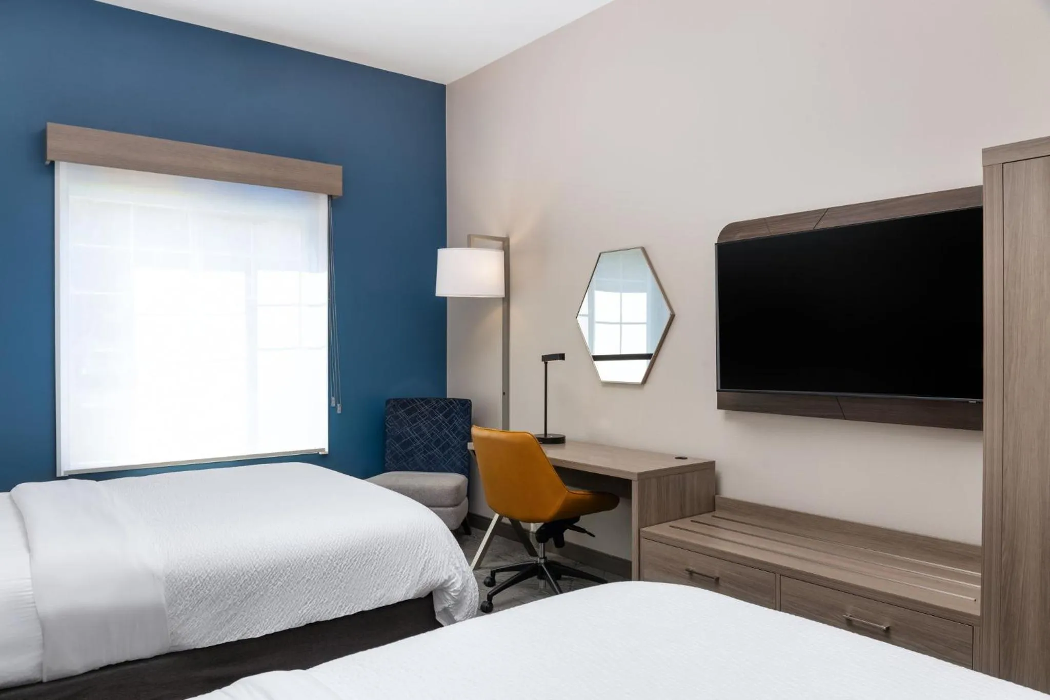 Photo of the whole room, Bed in Holiday Inn Express Hotel & Suites North Sequim by IHG