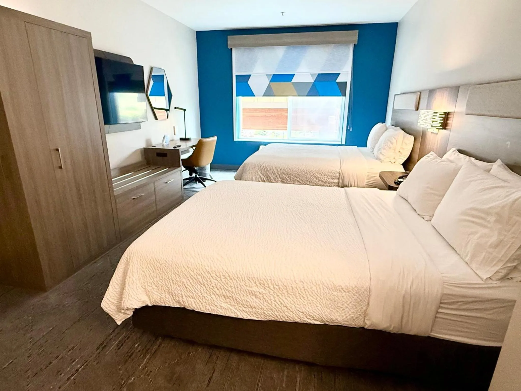 Photo of the whole room, Bed in Holiday Inn Express Hotel & Suites North Sequim by IHG