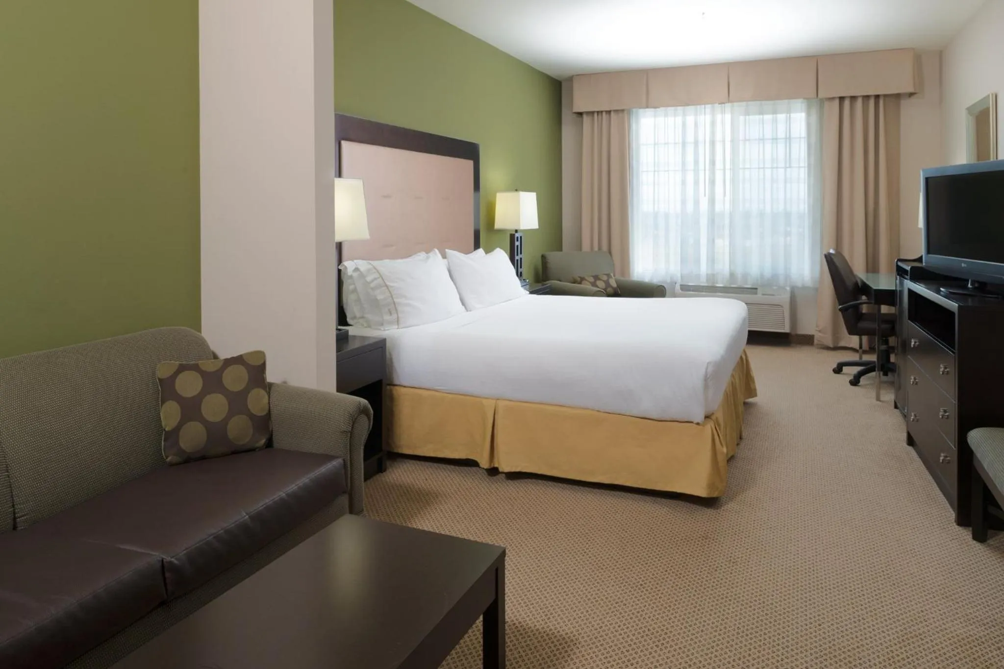 Photo of the whole room, Bed in Holiday Inn Express Hotel & Suites North Sequim by IHG