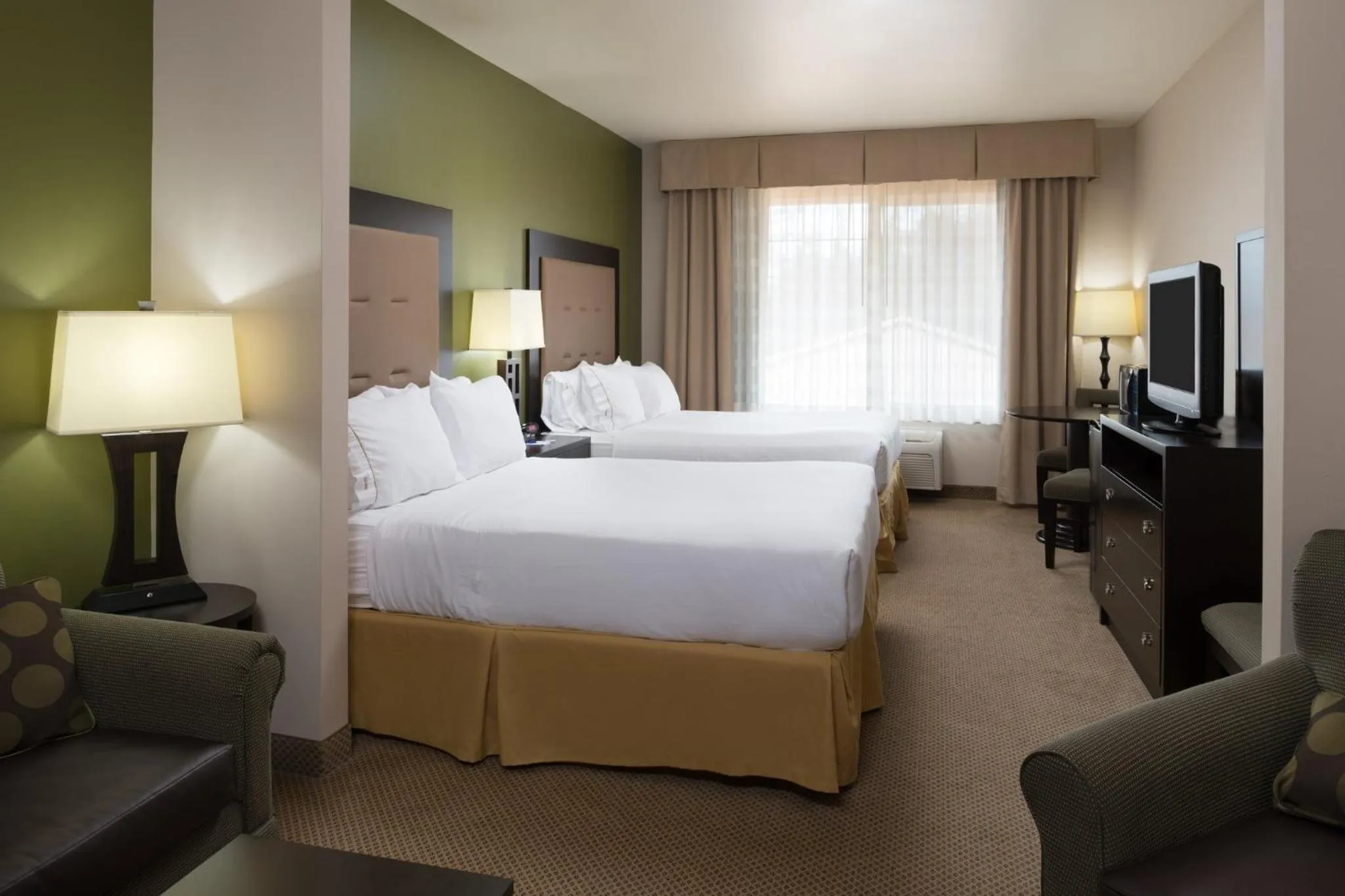 Photo of the whole room, Bed in Holiday Inn Express Hotel & Suites North Sequim by IHG