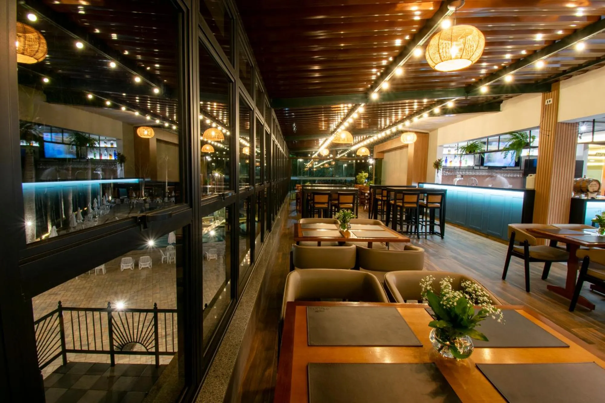 Restaurant/places to eat in Oscar Inn Eco Resort