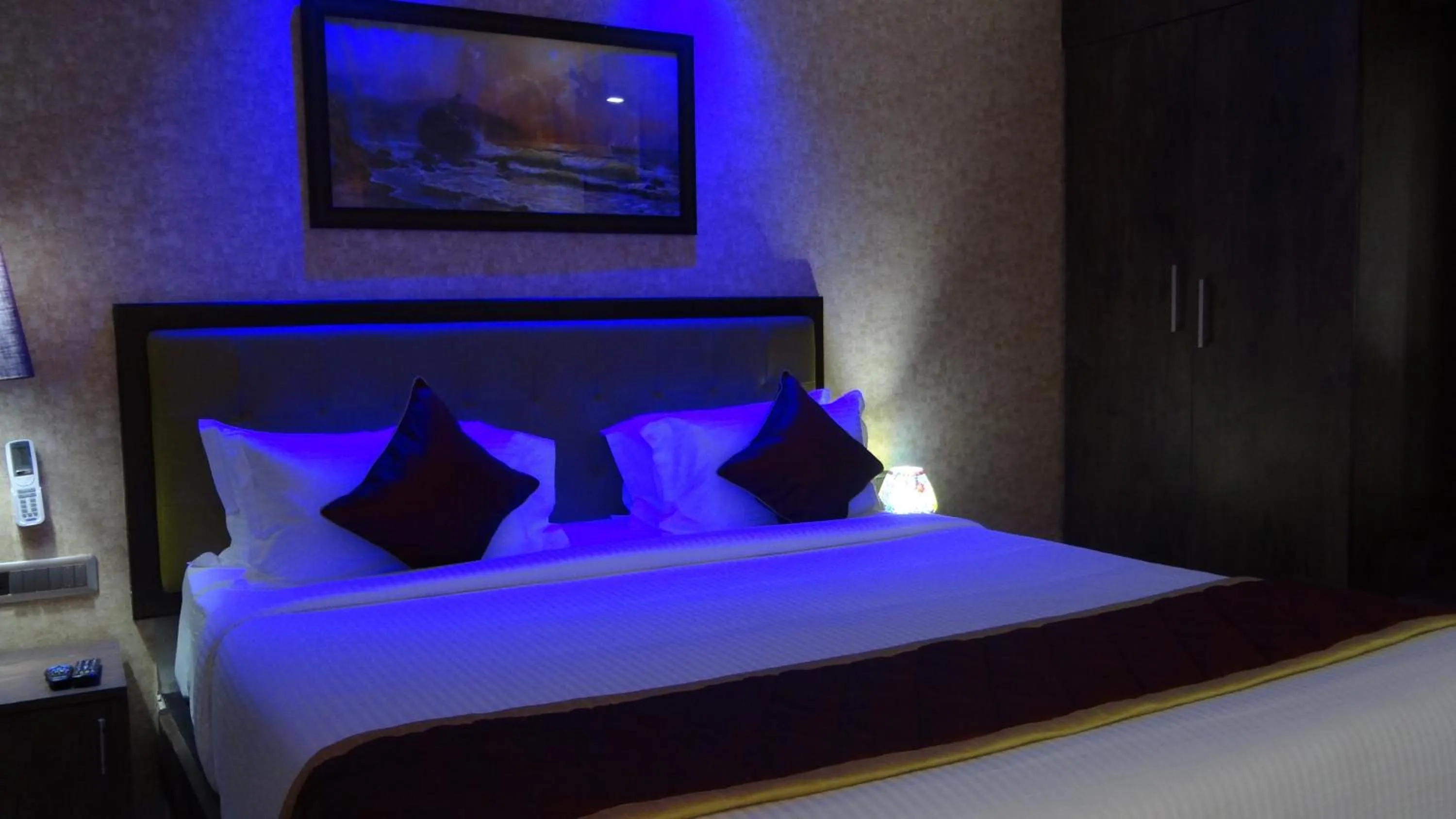 Bedroom, Bed in Arna Hotel