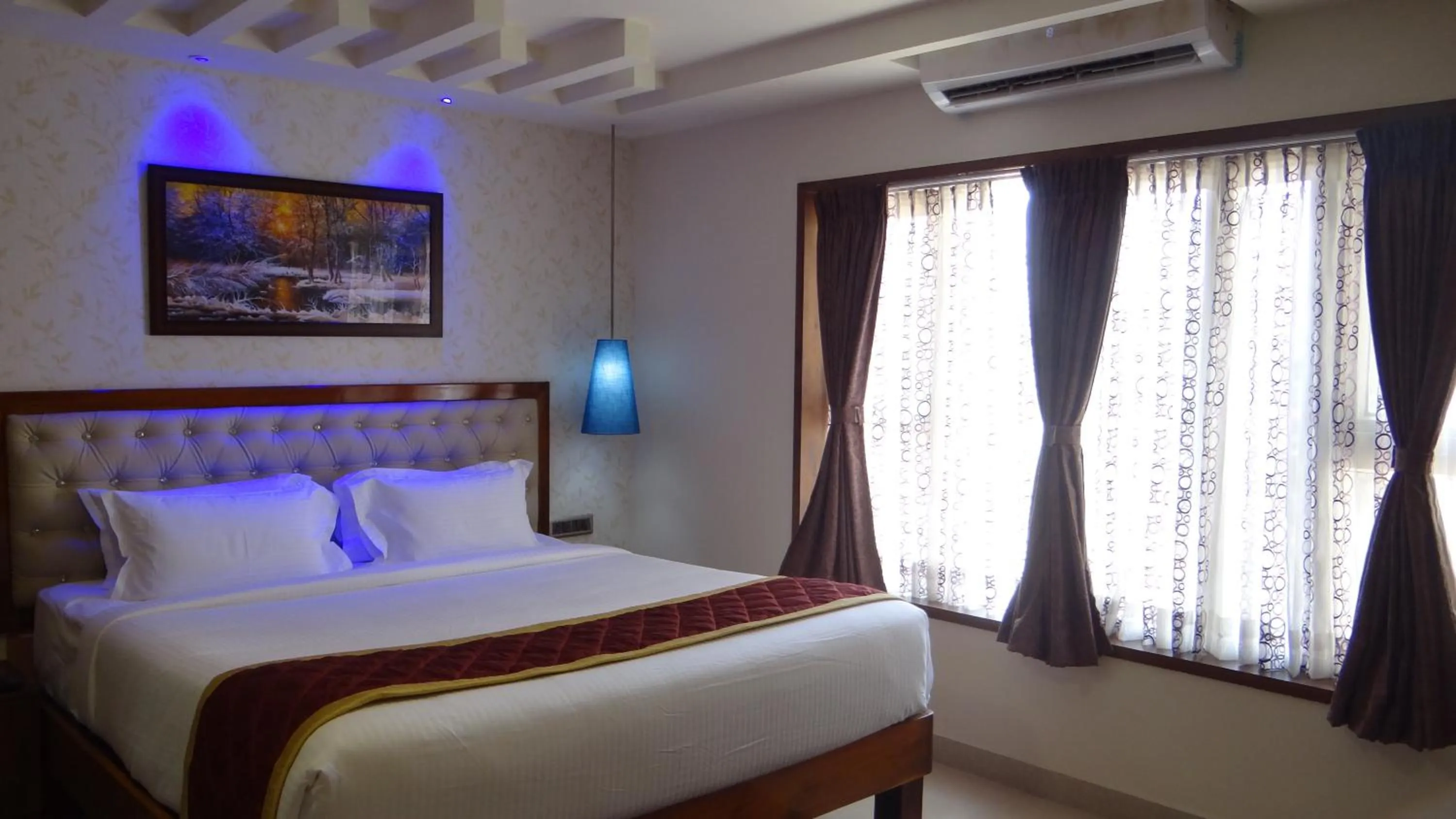 Photo of the whole room, Bed in Arna Hotel