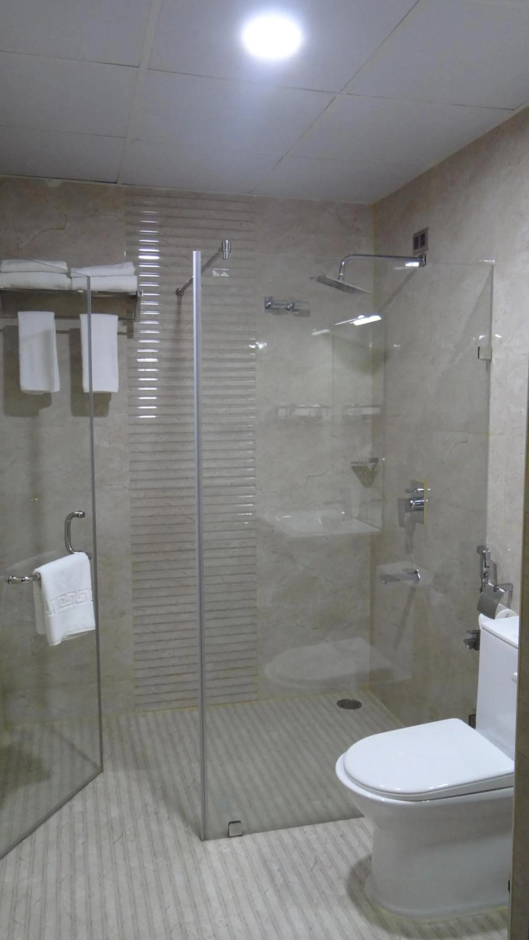 Bathroom in Arna Hotel