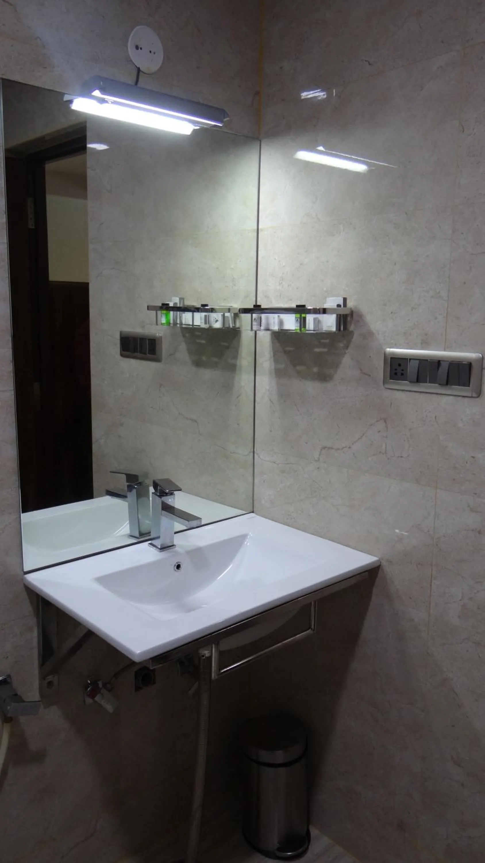 Bathroom in Arna Hotel