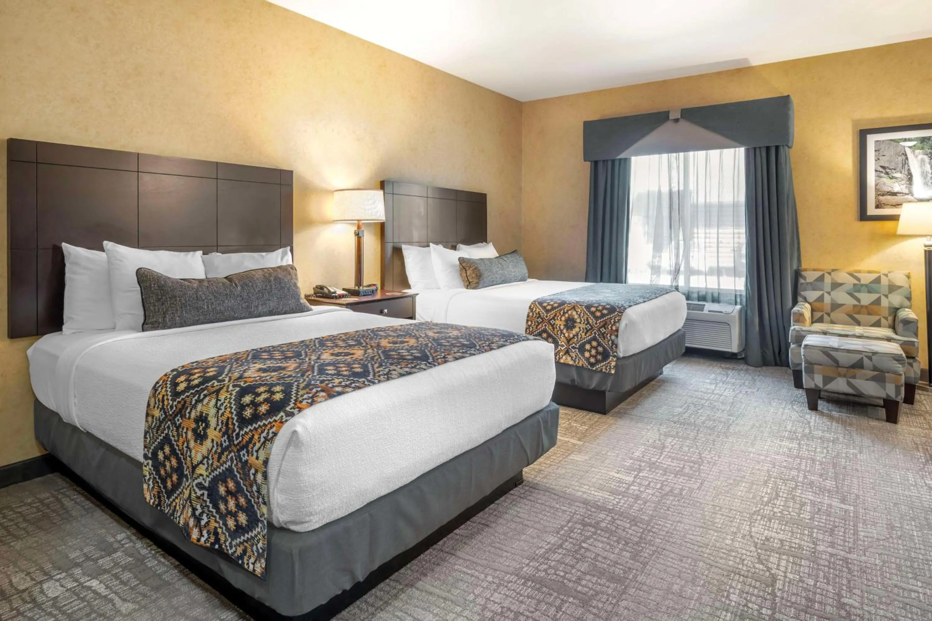 Bedroom, Bed in Best Western Plus Ponderay Mountain Lodge Sandpoint