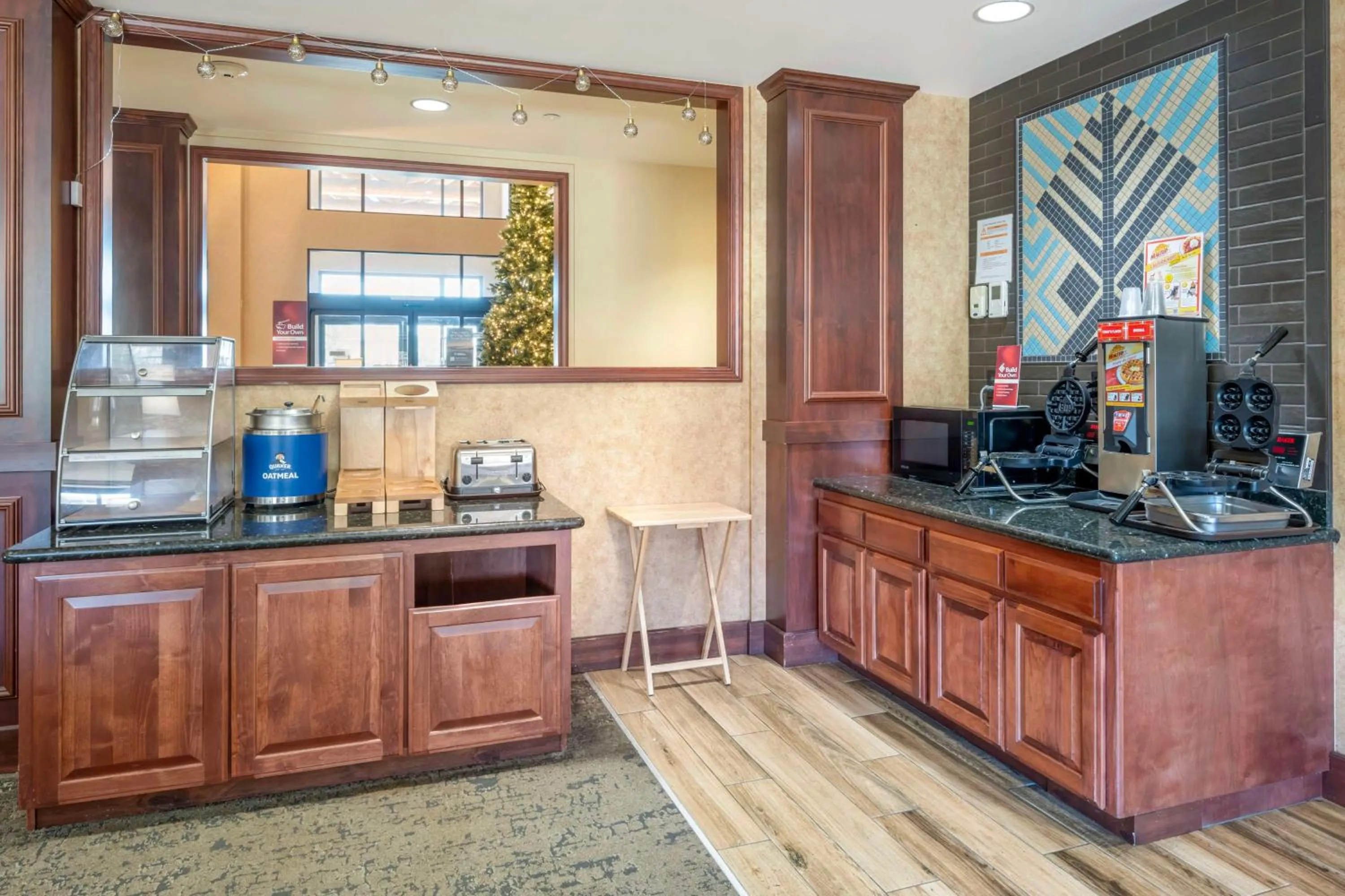 Breakfast in Best Western Plus Ponderay Mountain Lodge Sandpoint