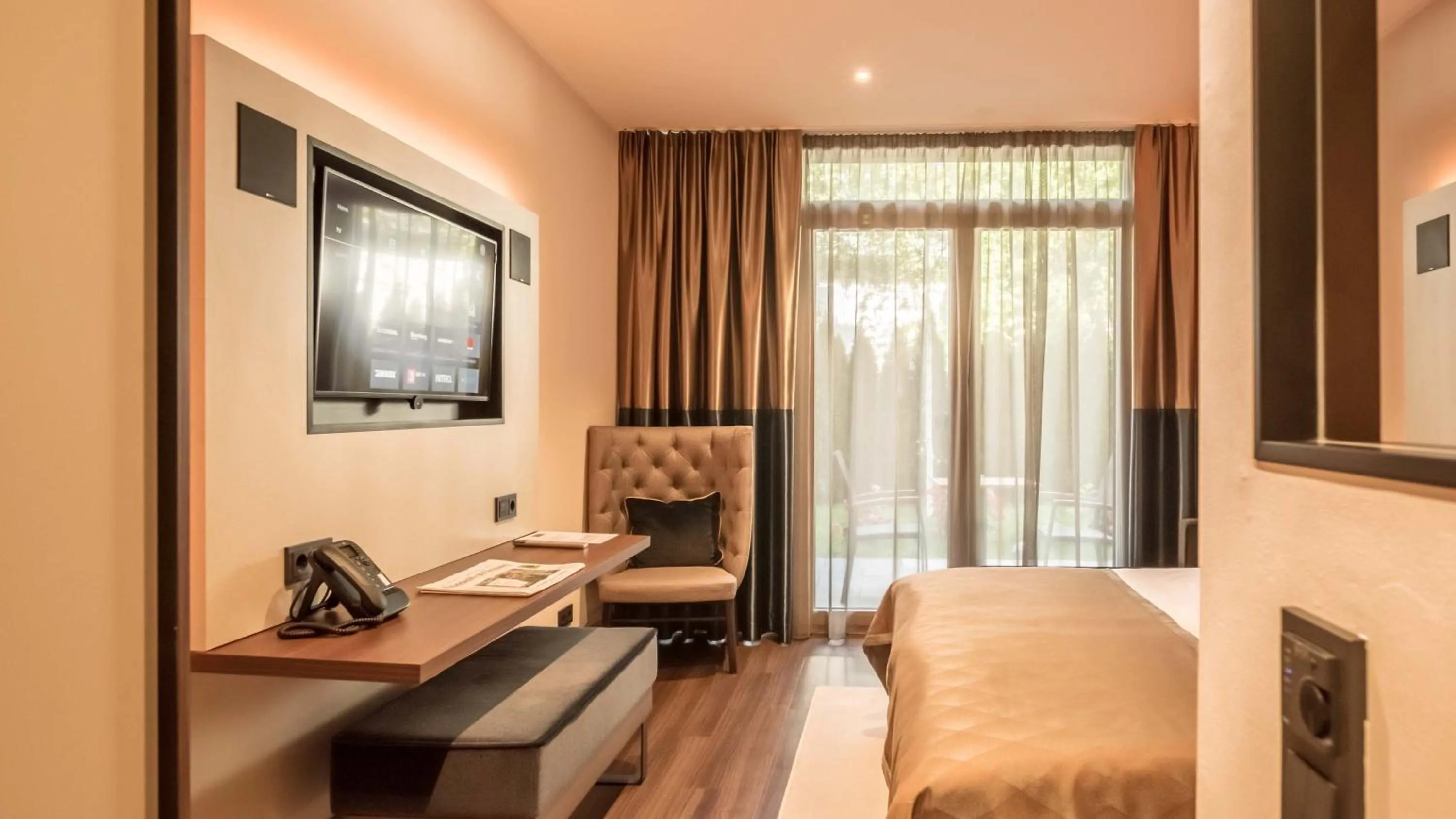 Bed in Innspire Hotel