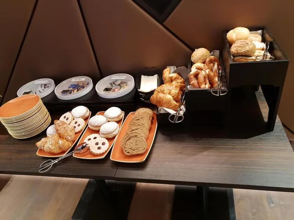 Buffet breakfast in Innspire Hotel