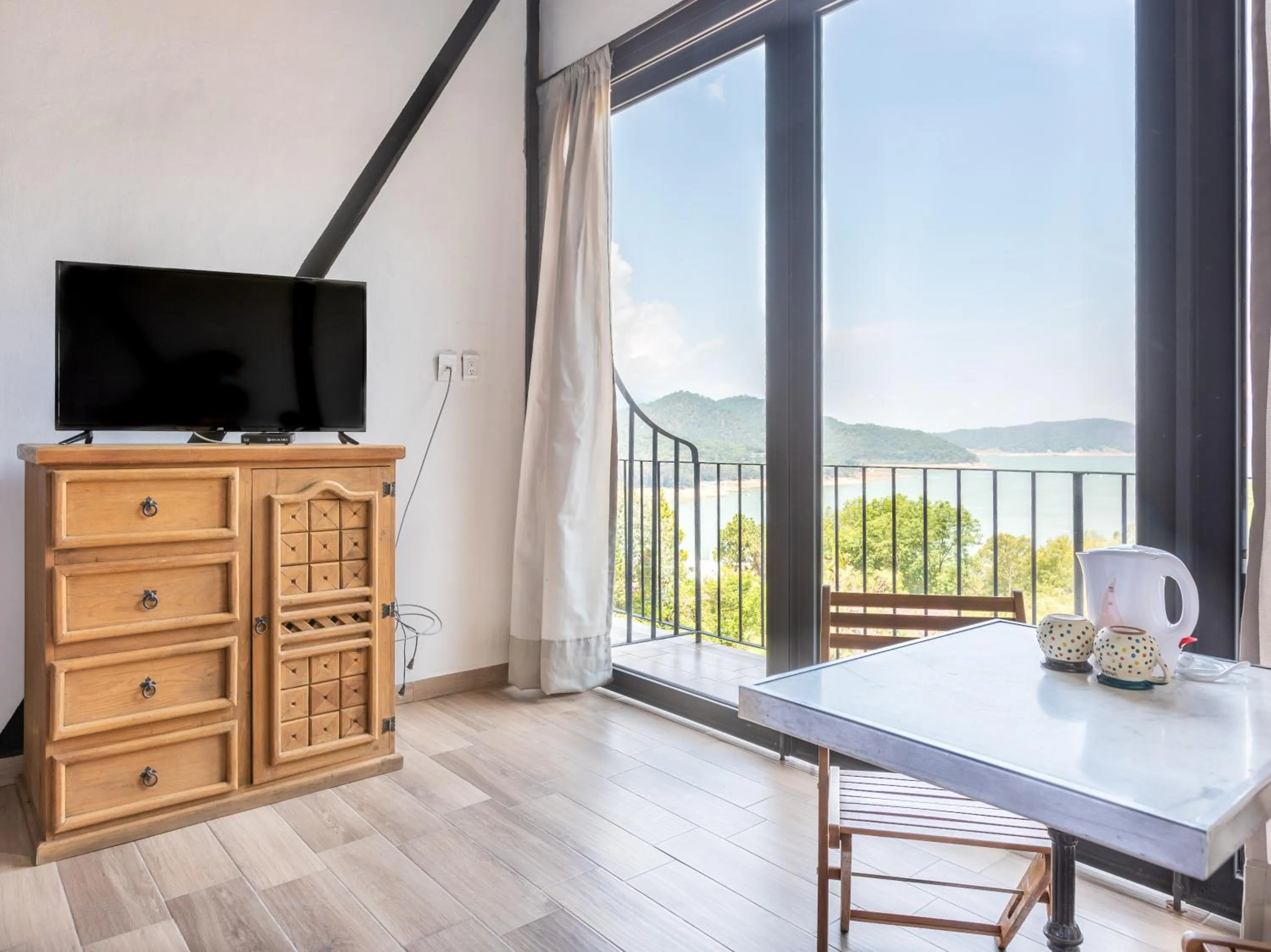 TV and multimedia in Hotel Santa Rosa