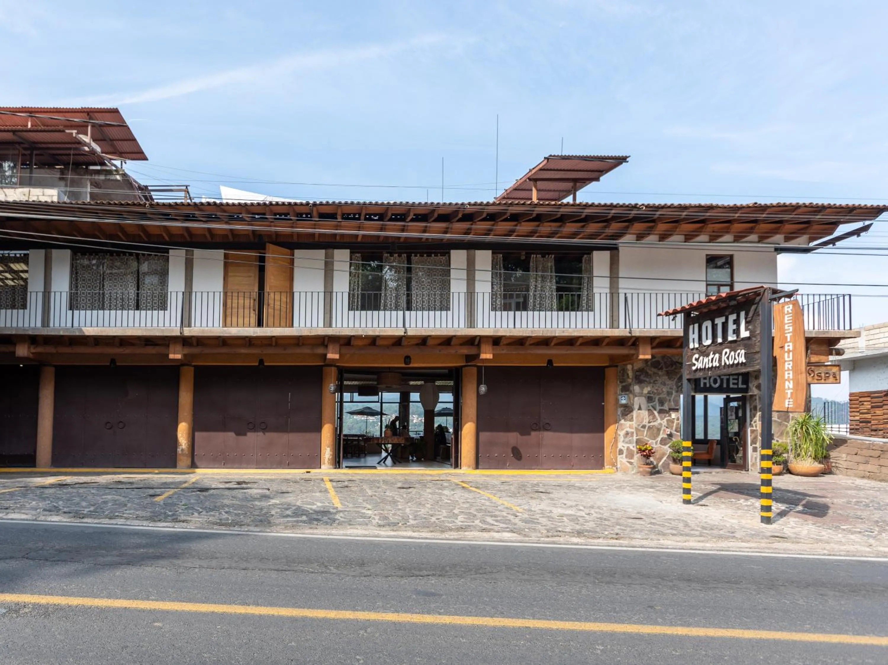 Property building in Hotel Santa Rosa