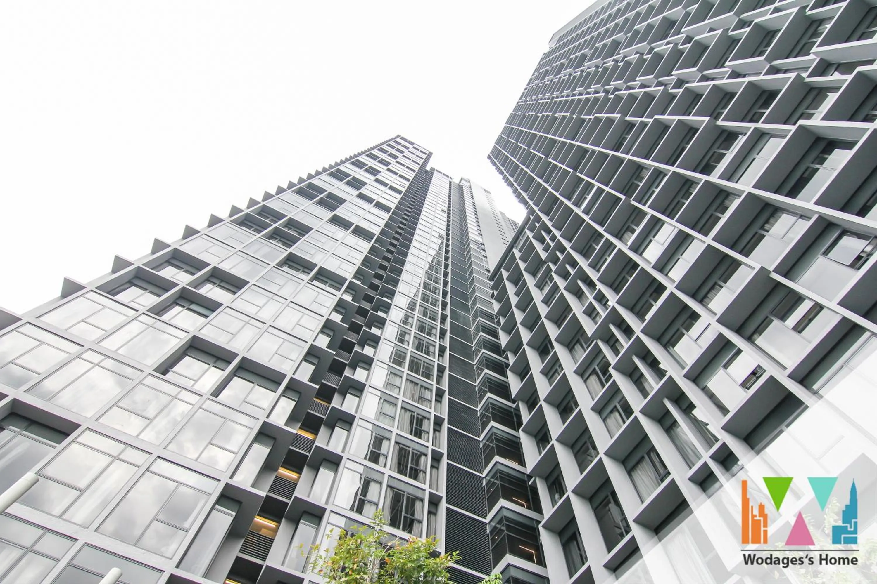 Swimming pool in Expressionz Suites, KLCC by Ozfun