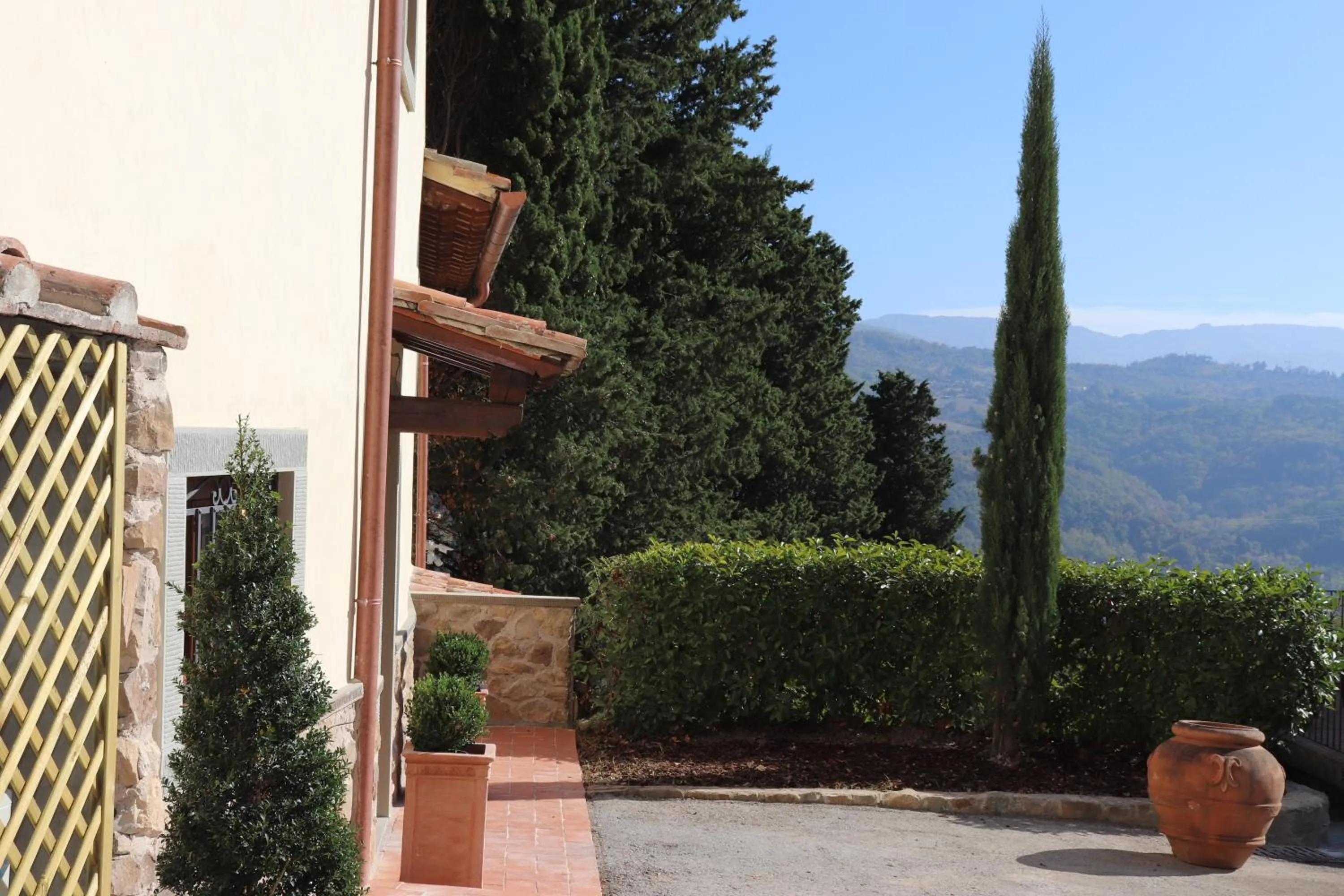 Facade/entrance in Borgo di Villa Cellaia Resort & SPA